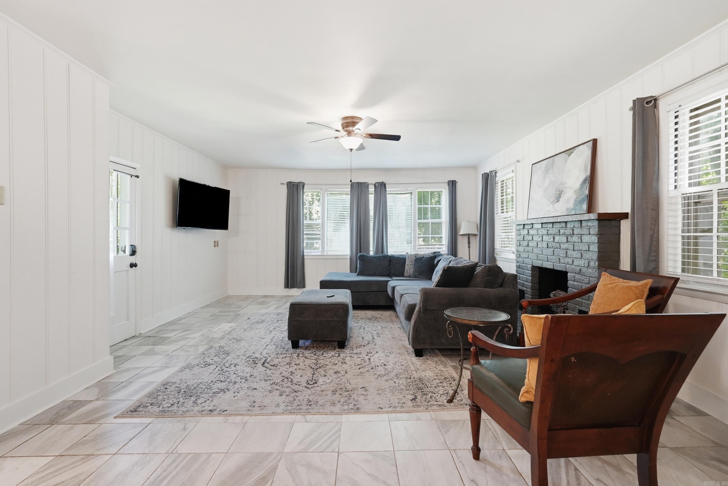 6109 Cantrell