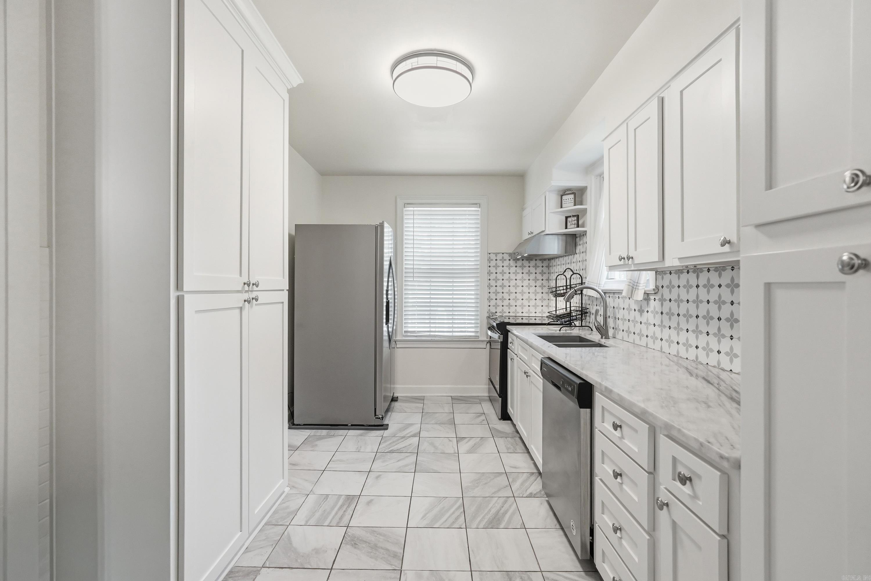 6109 Cantrell