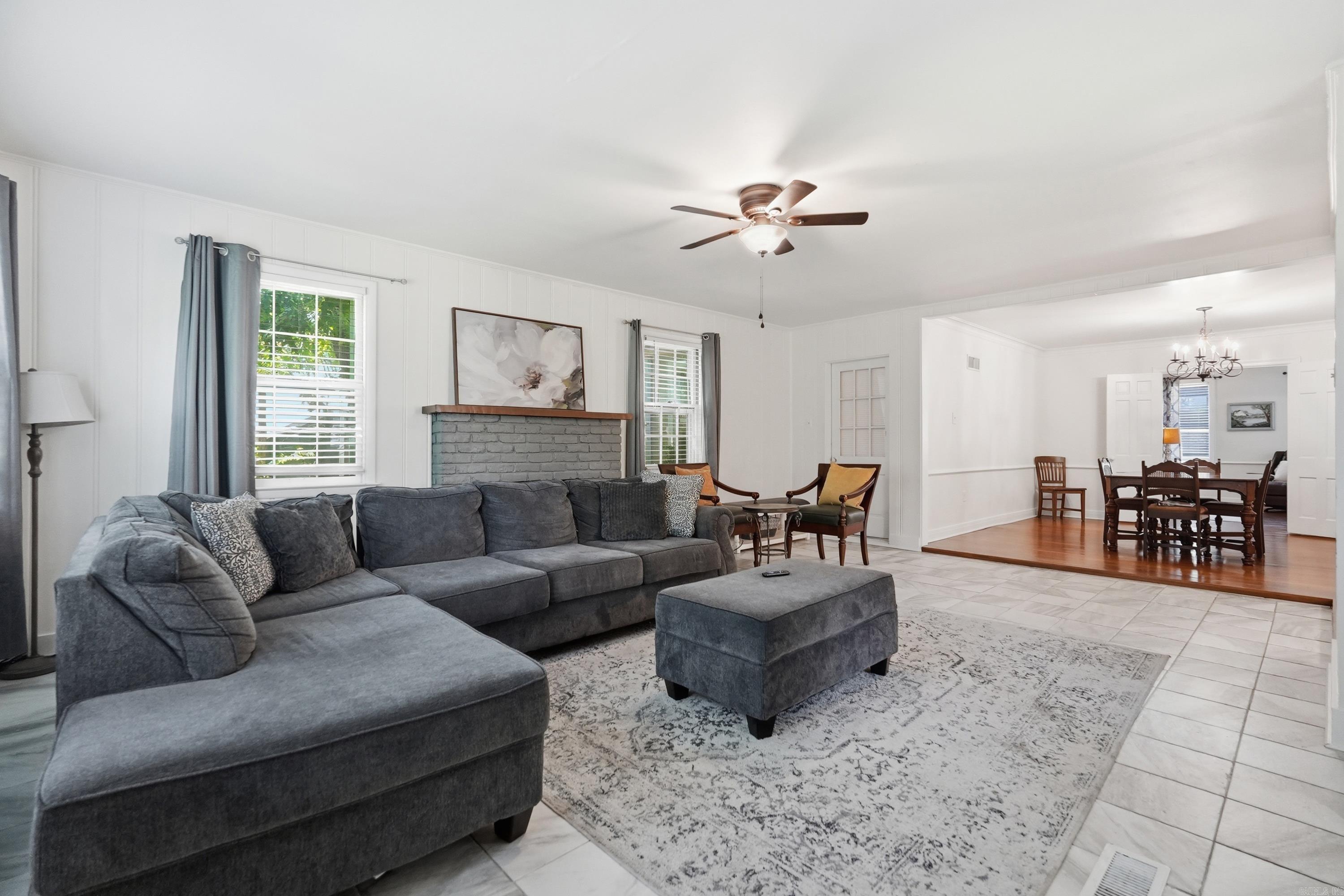 6109 Cantrell