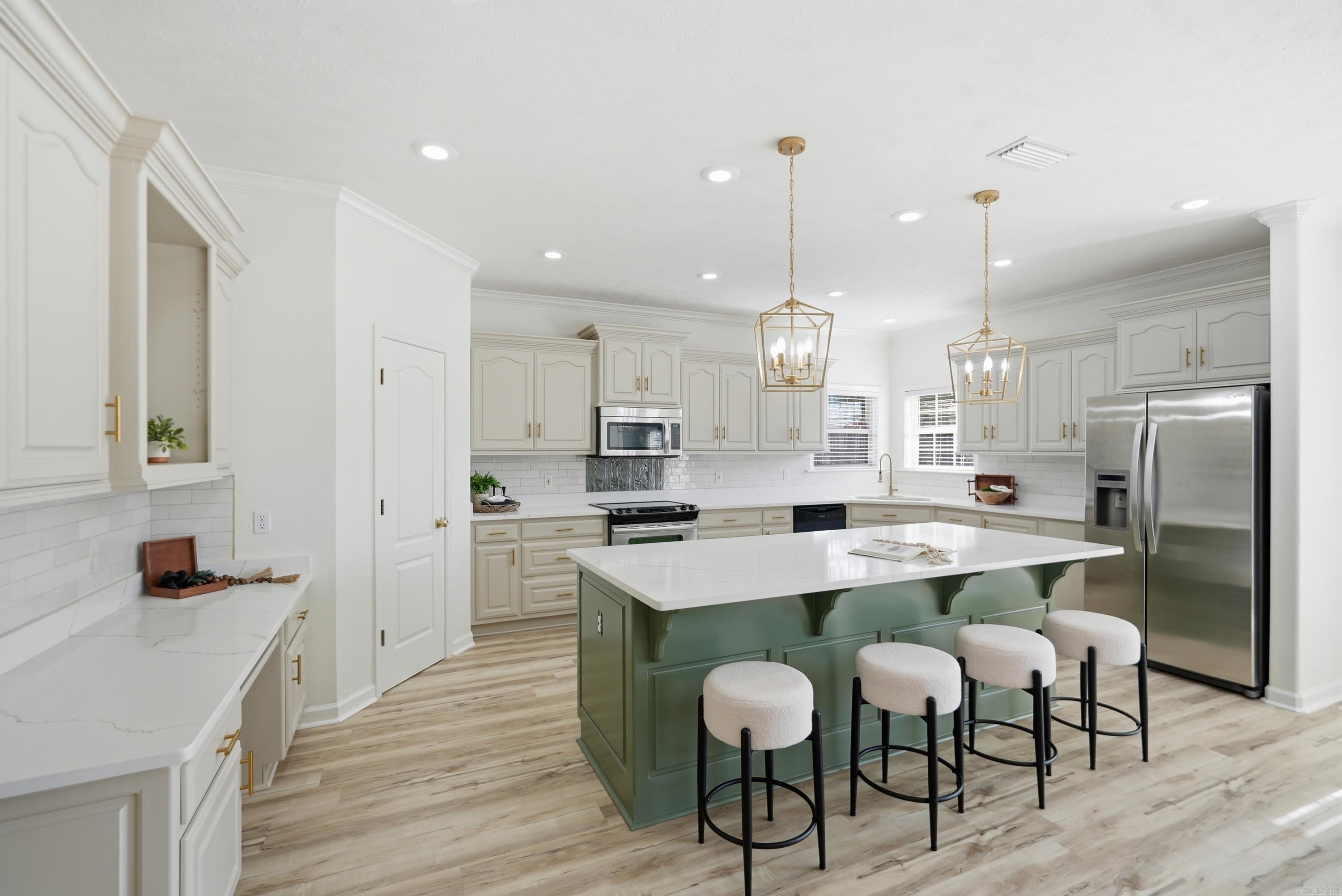 1724 Oakbrook Drive