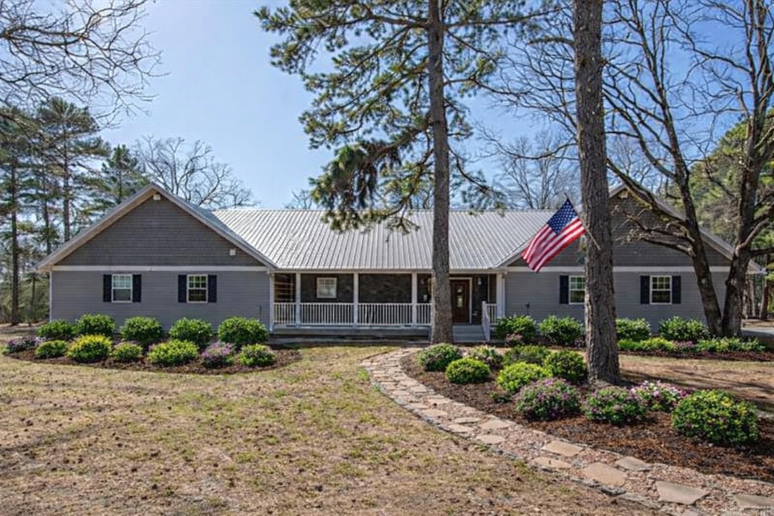 70 Quail Hollow Cove