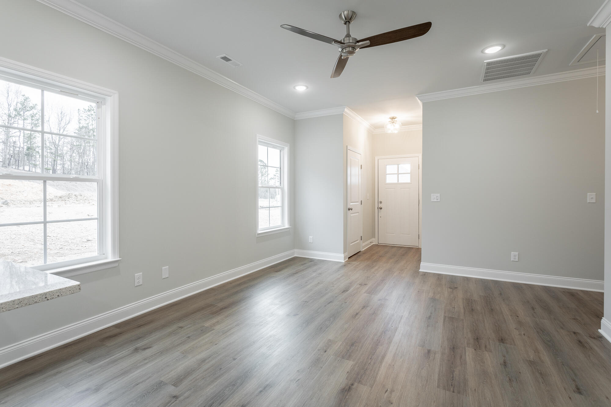 281 NE Bellingham Drive, T1c