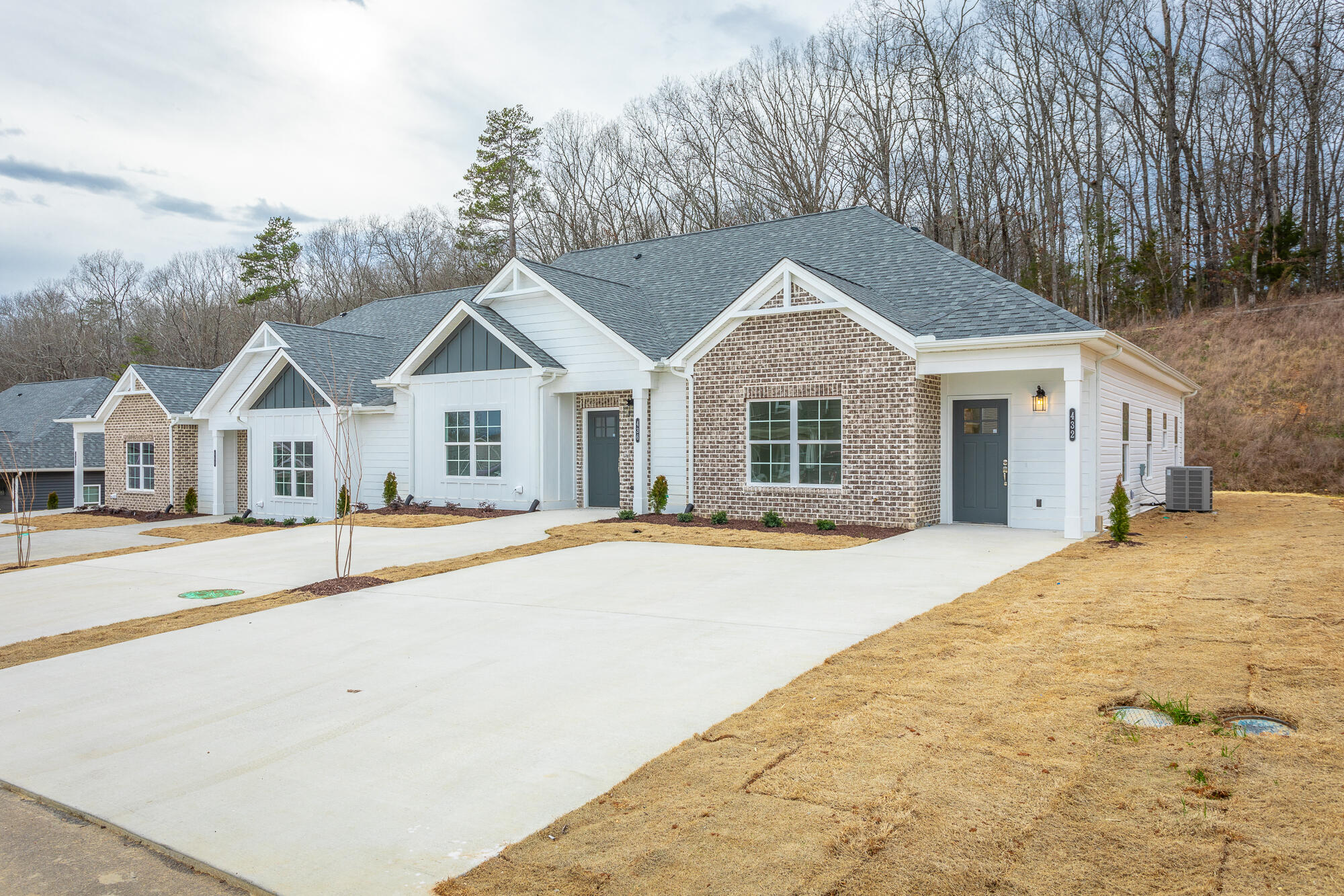 281 NE Bellingham Drive, T1c