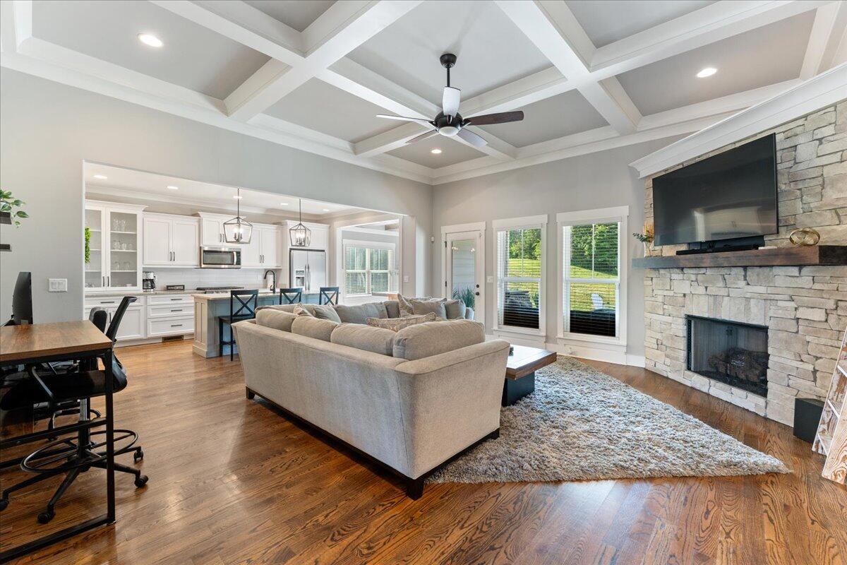 3338 Hawks Creek Drive