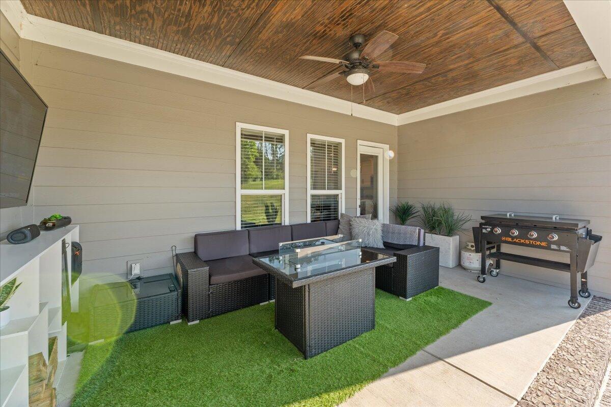 3338 Hawks Creek Drive