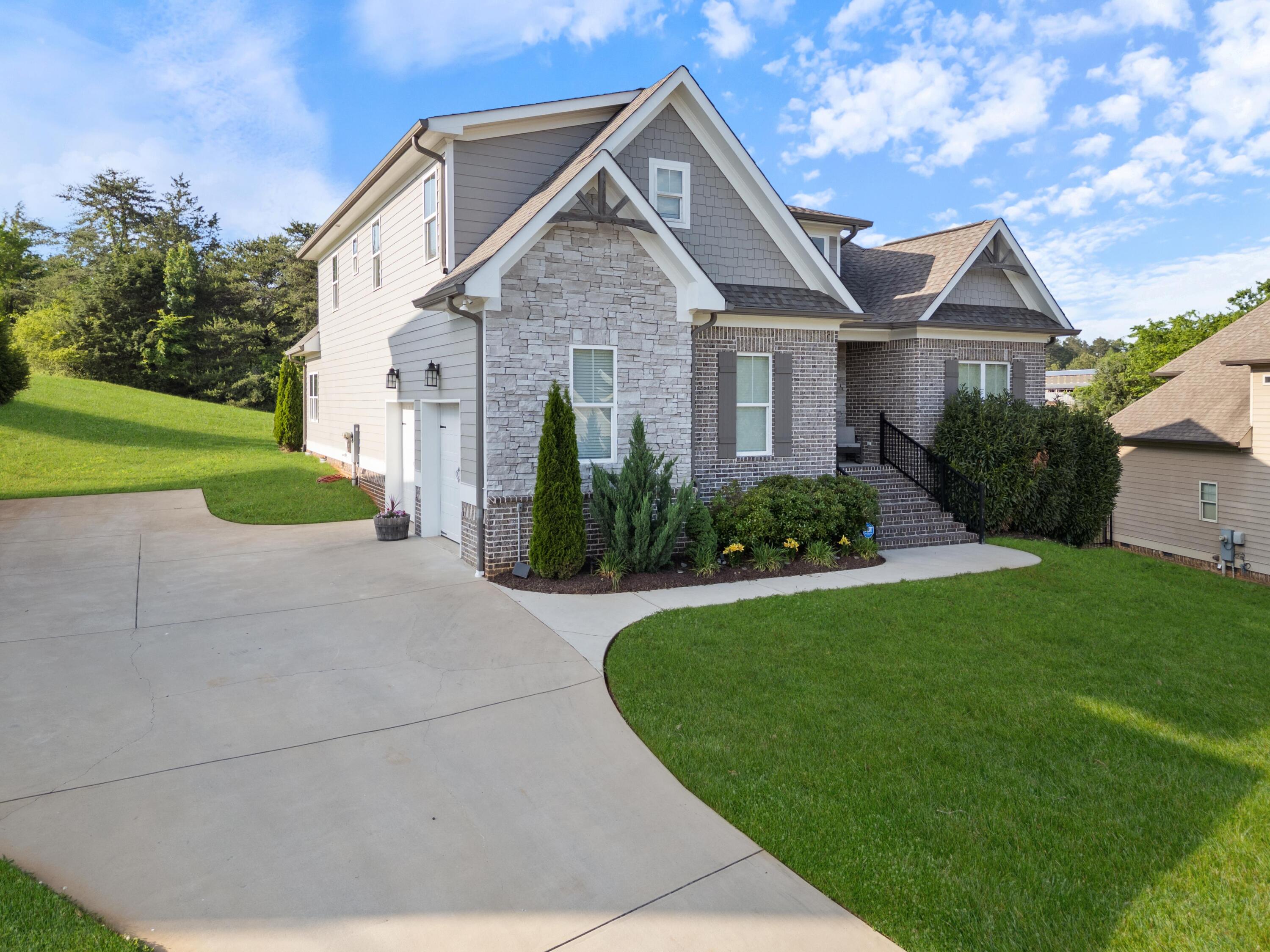 3338 Hawks Creek Drive