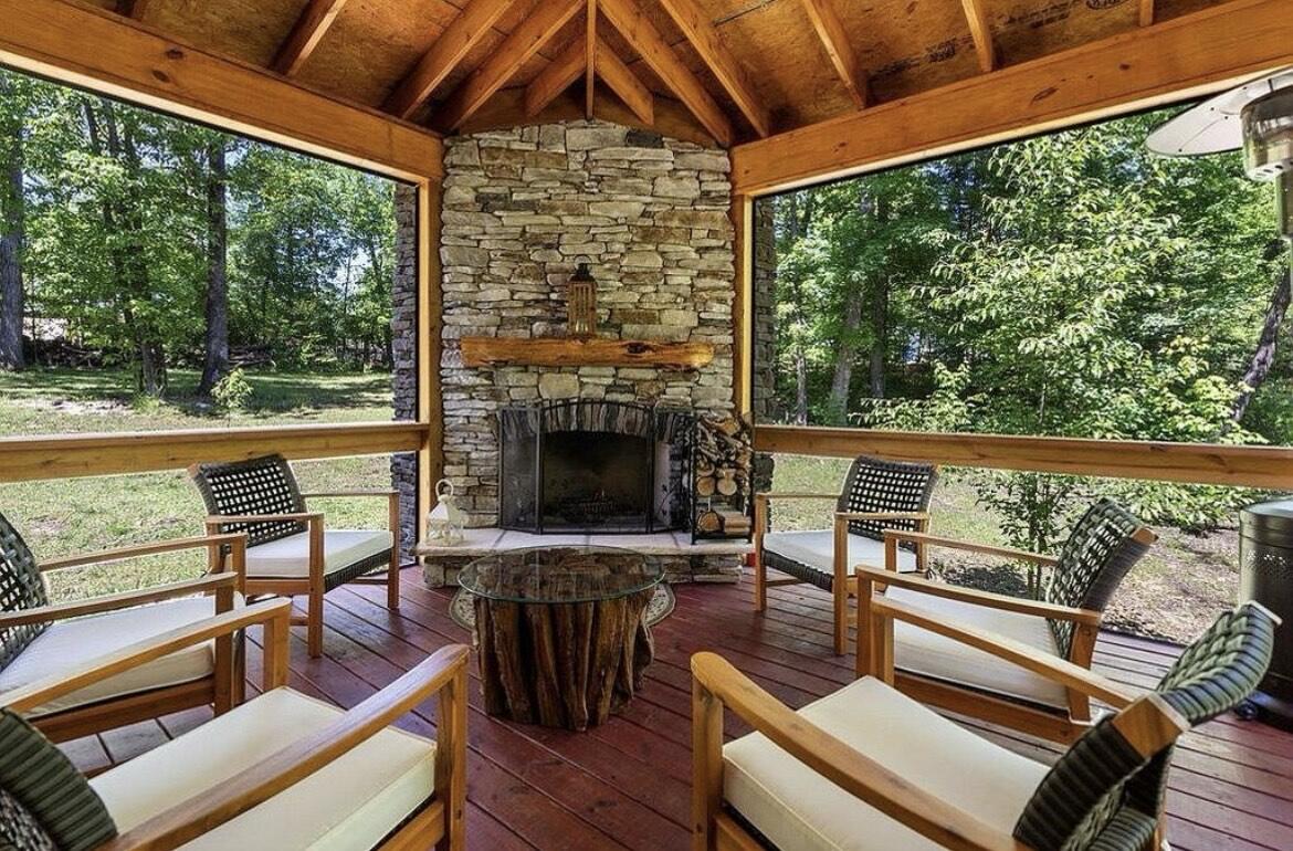 2515 Hamilton Cove Drive