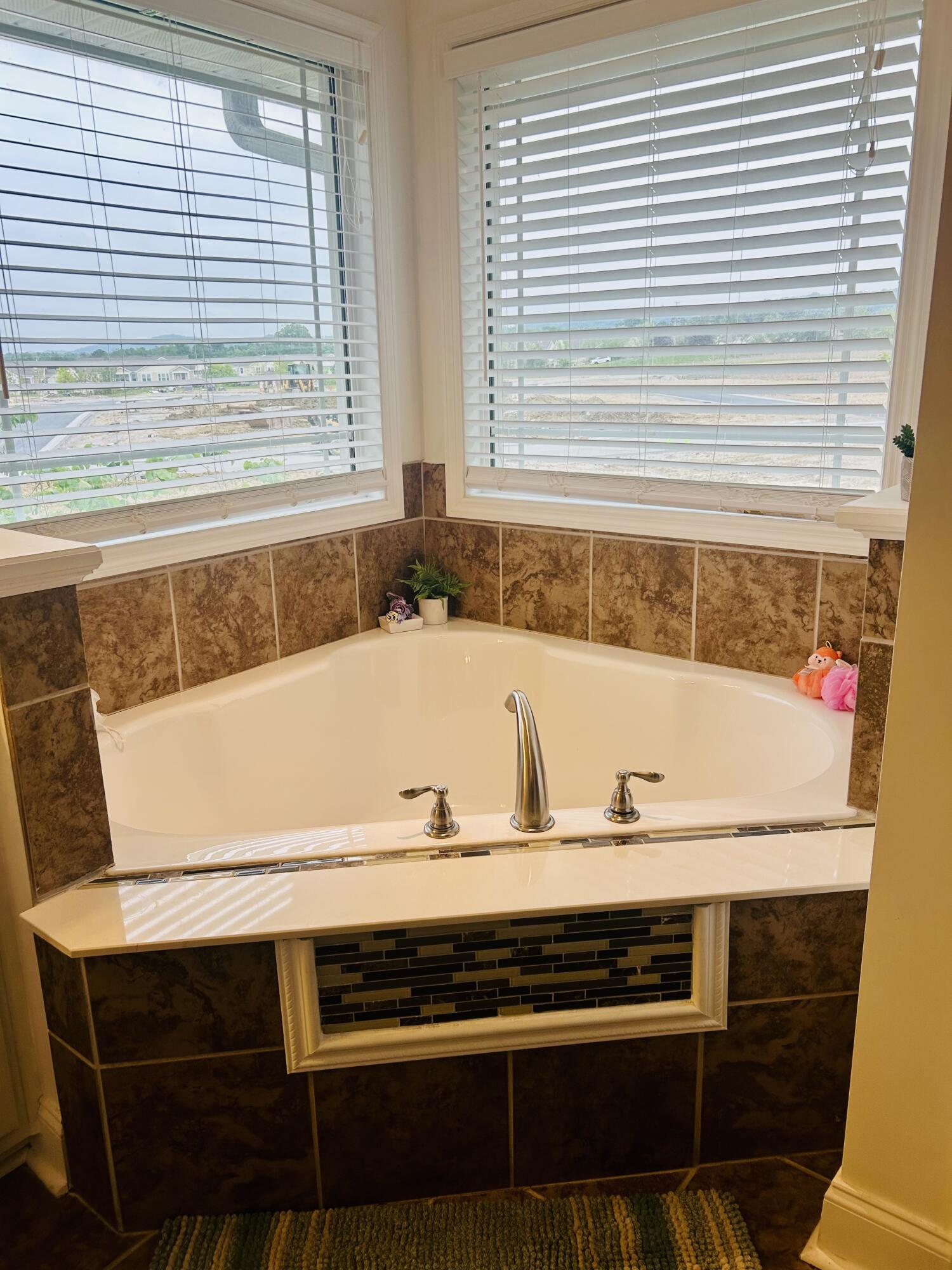 2515 Hamilton Cove Drive