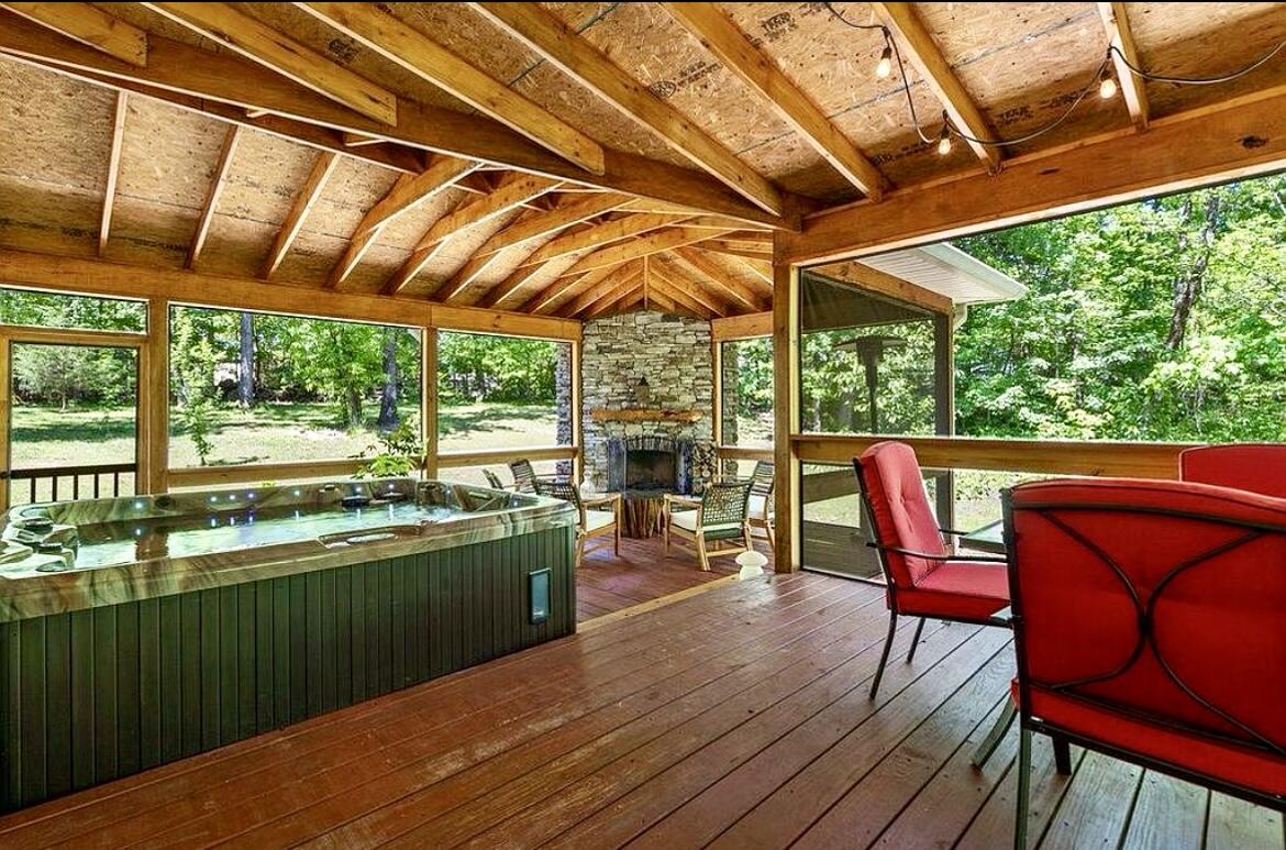 2515 Hamilton Cove Drive