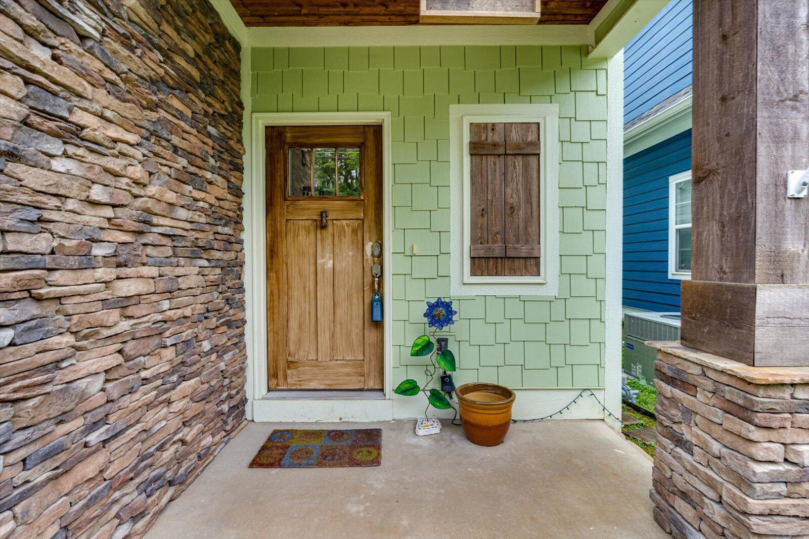 206 Peak Street
