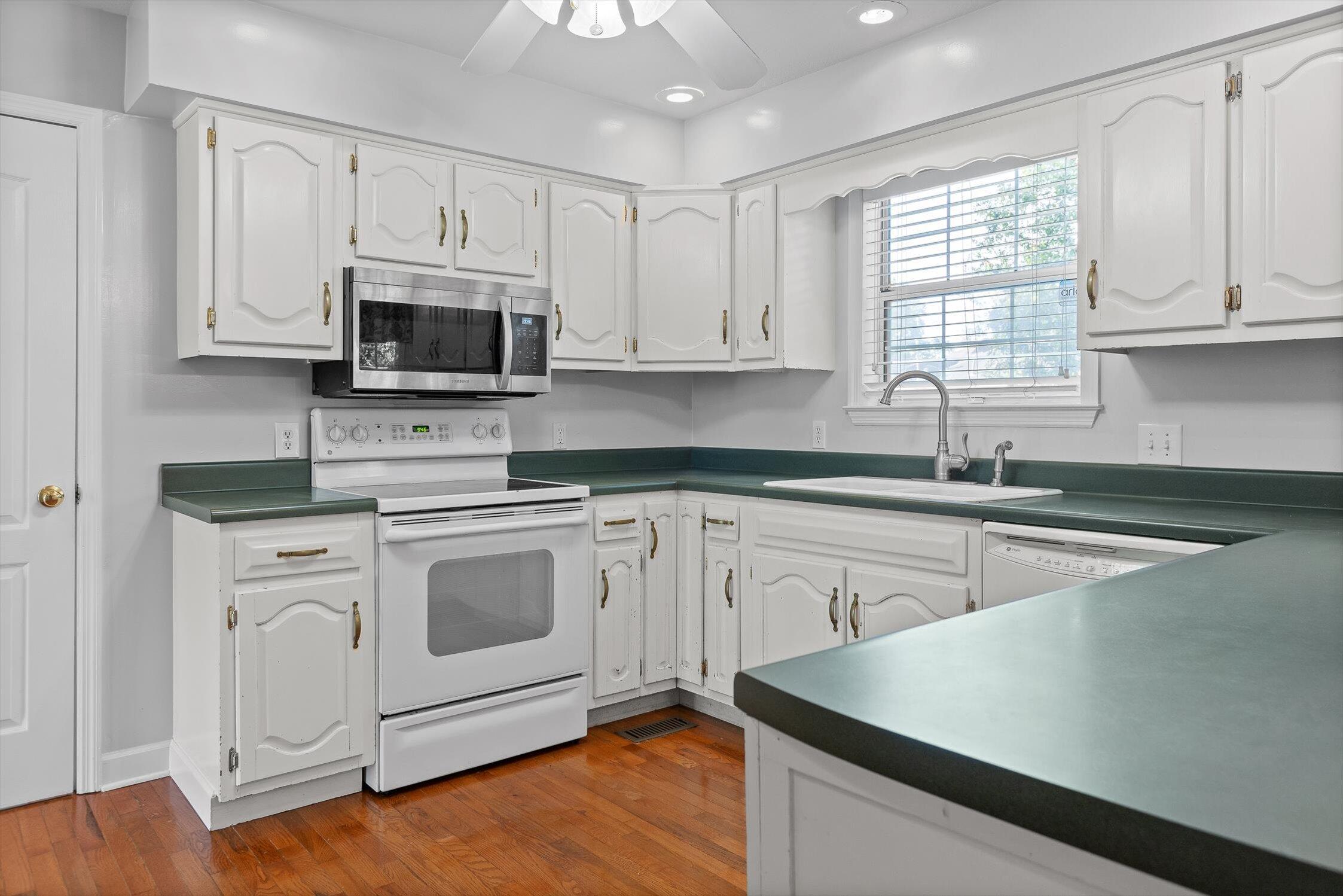 8512 Brandermill Lane