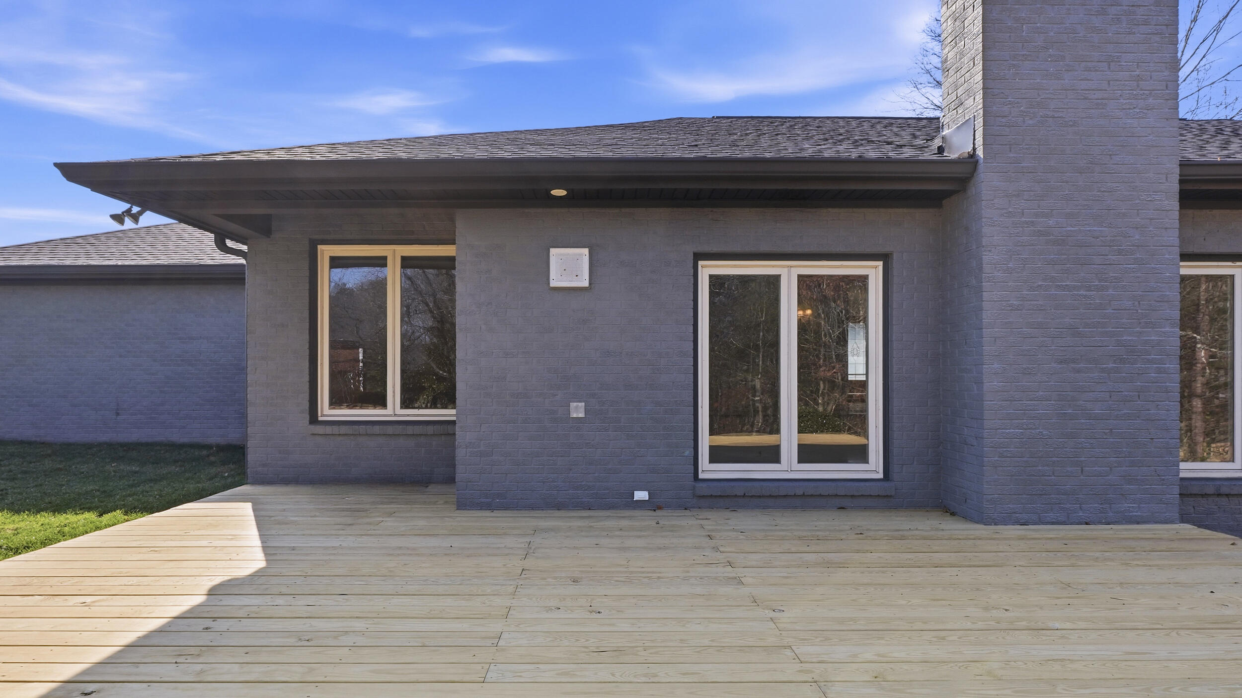 755 Golf View Drive NW