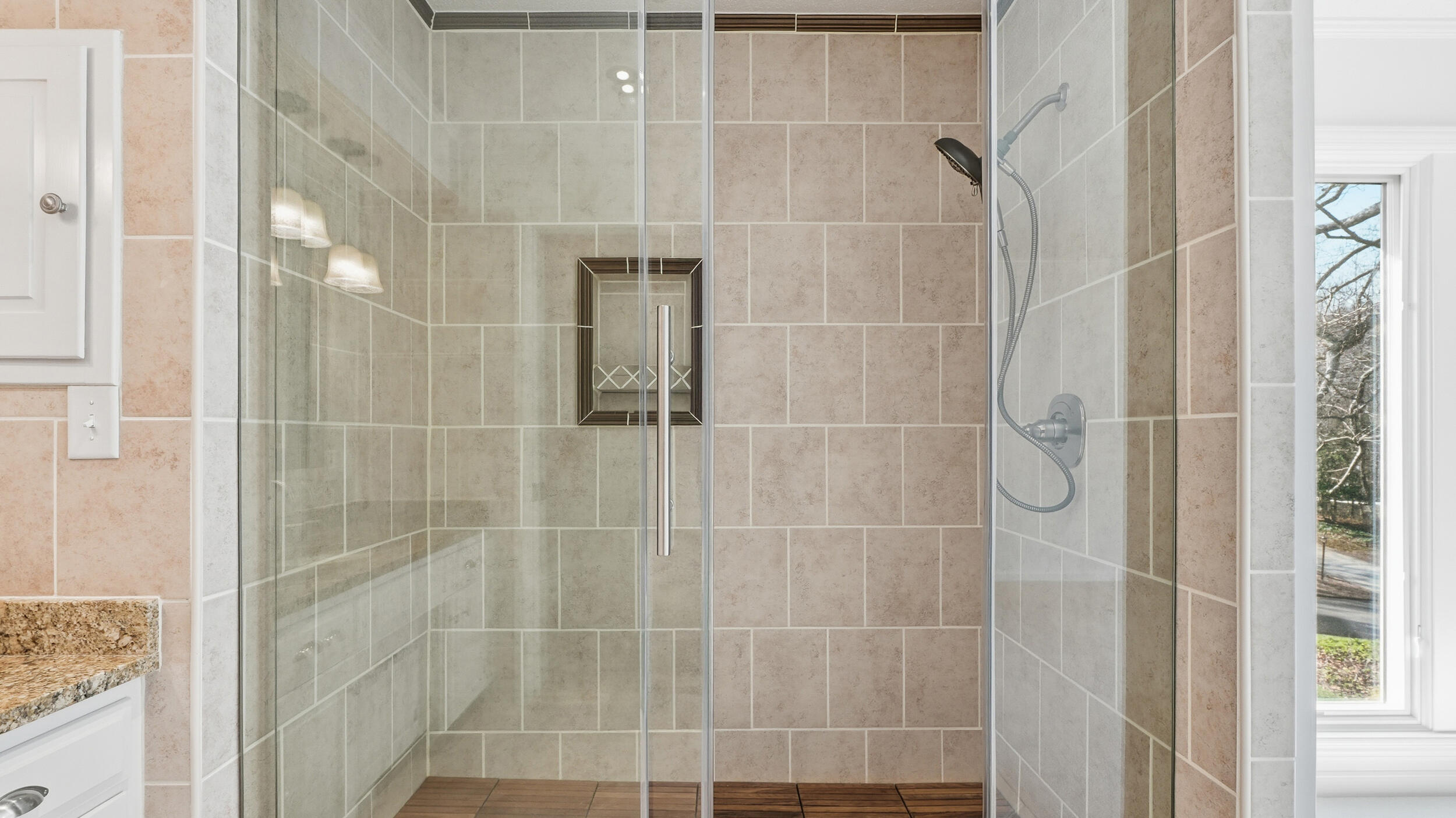 755 Golf View Drive NW