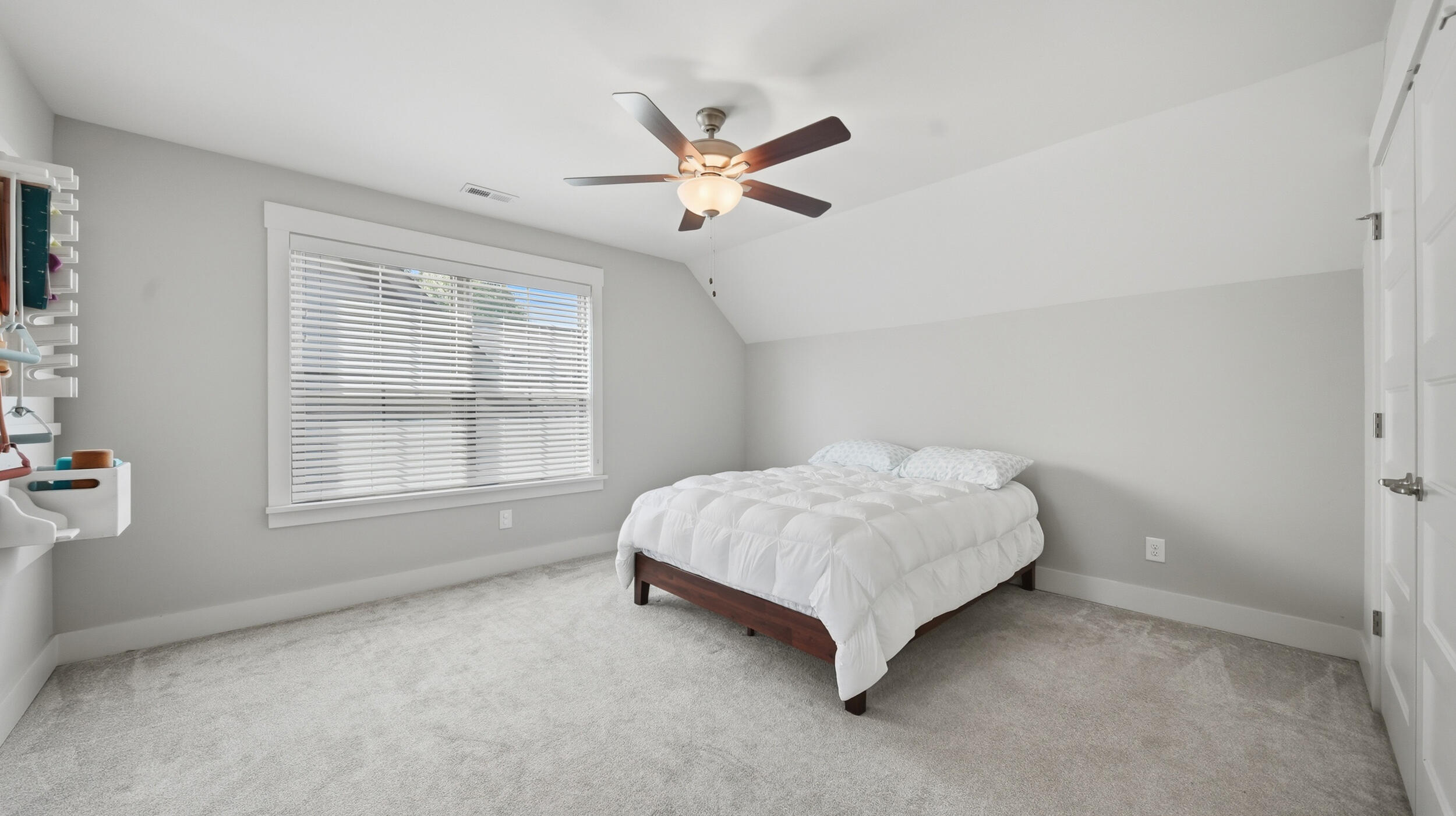 10607 Flicker Way