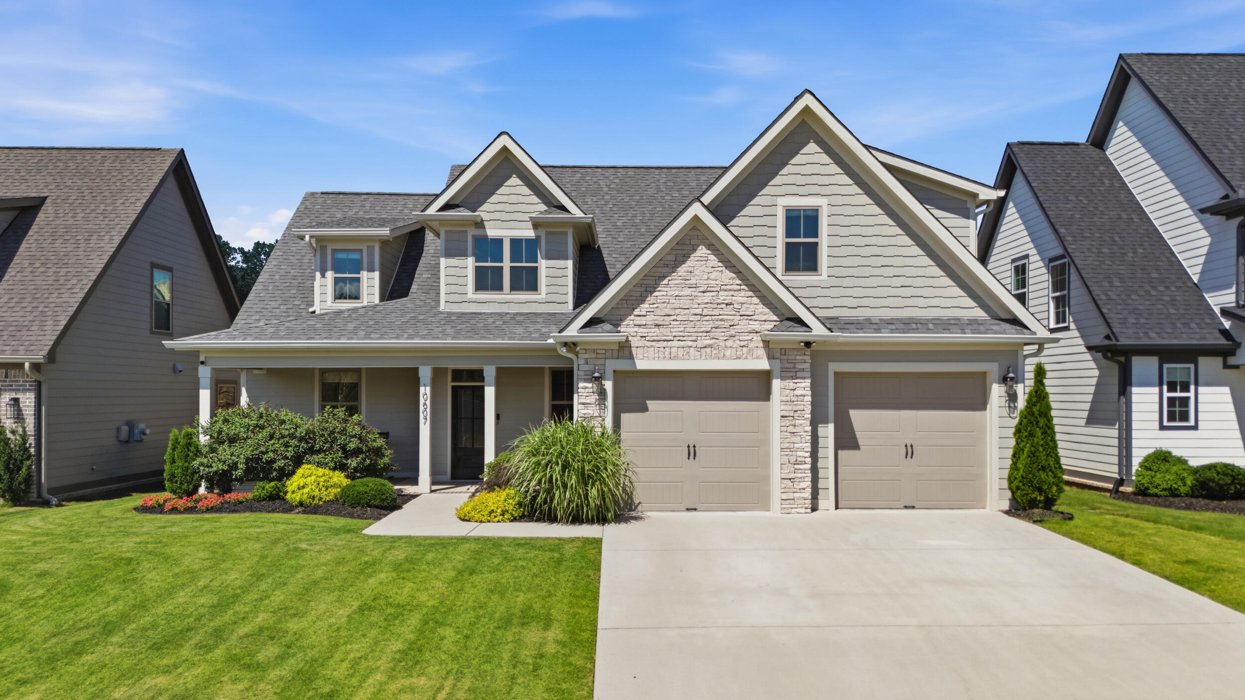 10607 Flicker Way