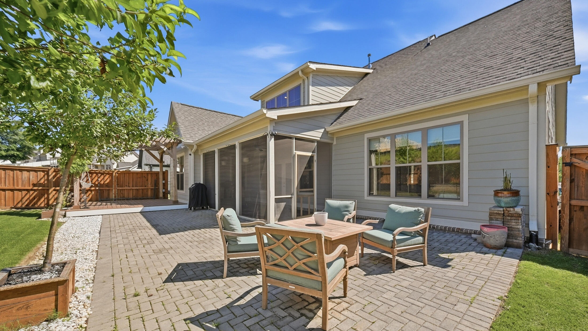 10607 Flicker Way