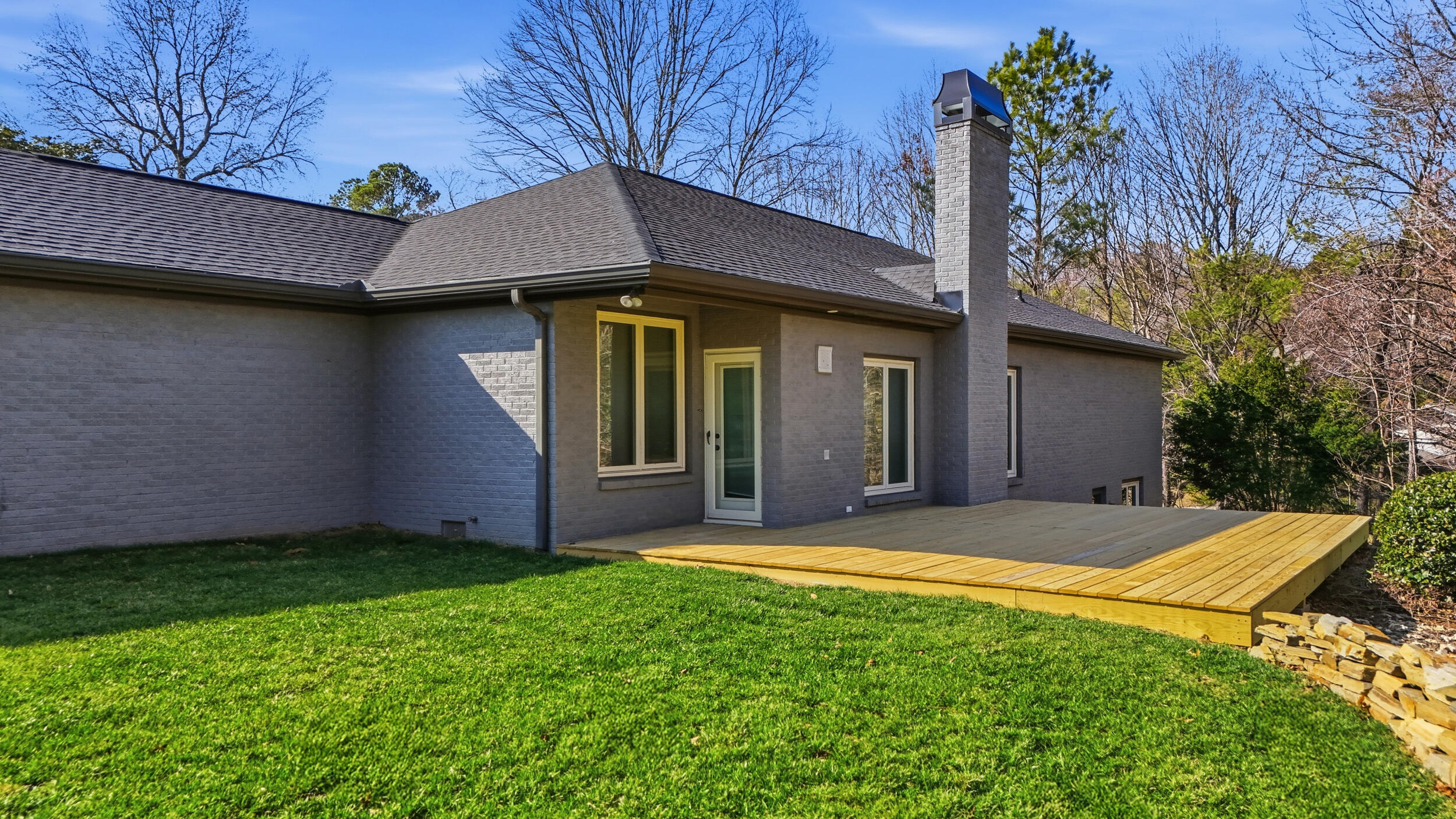 755 Golf View Drive NW