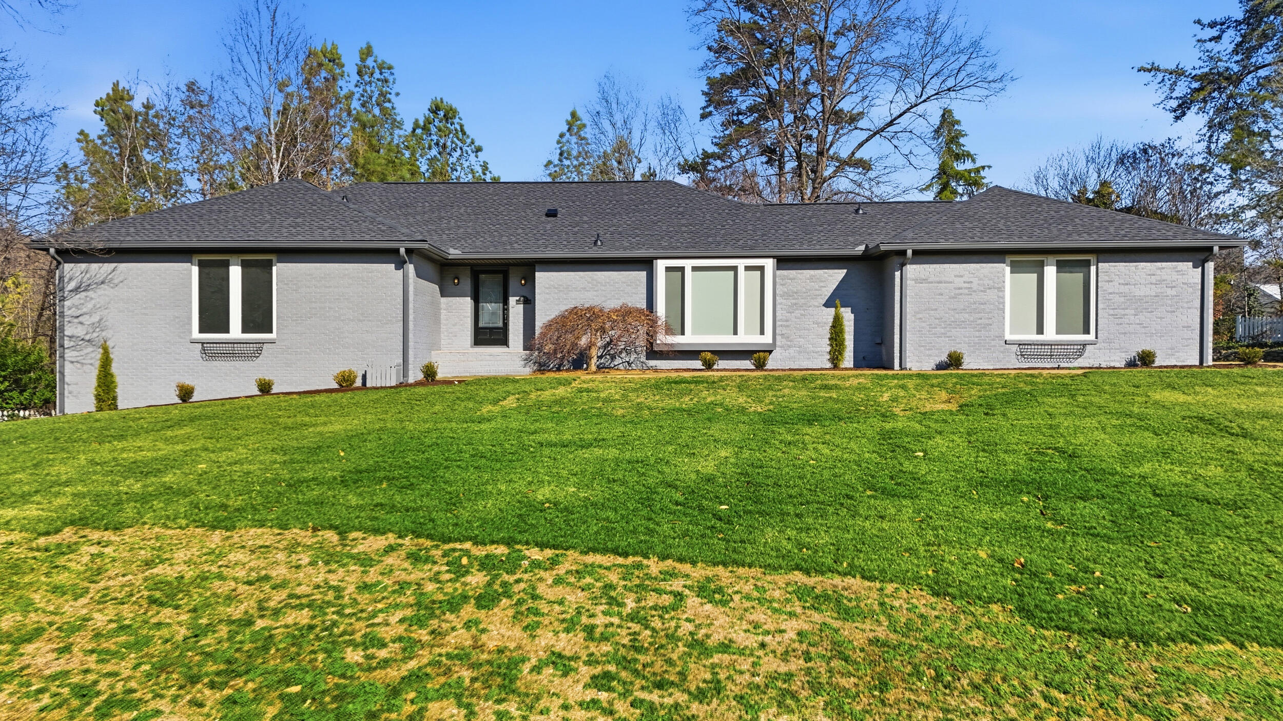 755 Golf View Drive NW