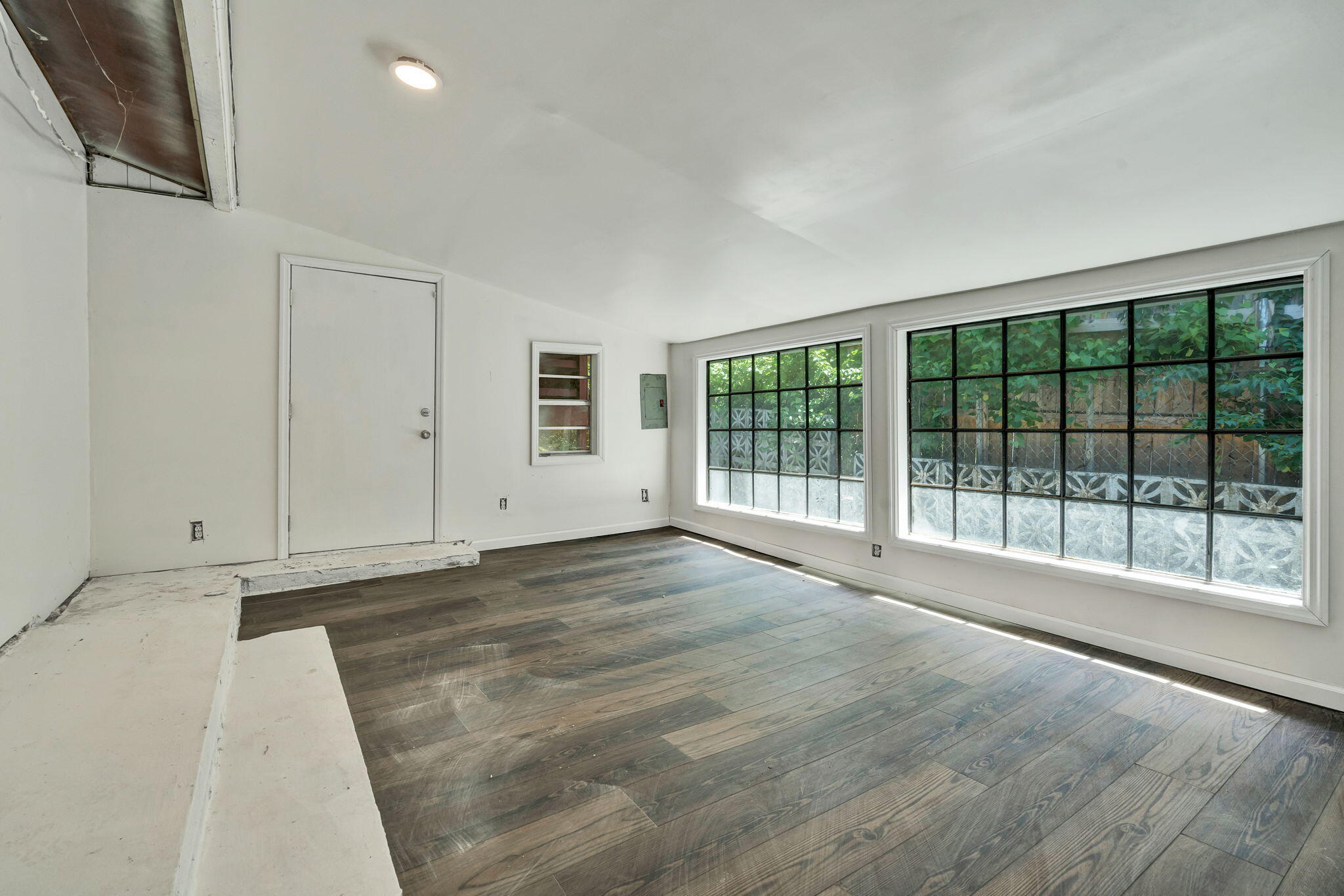 3615 Ridgeside Road