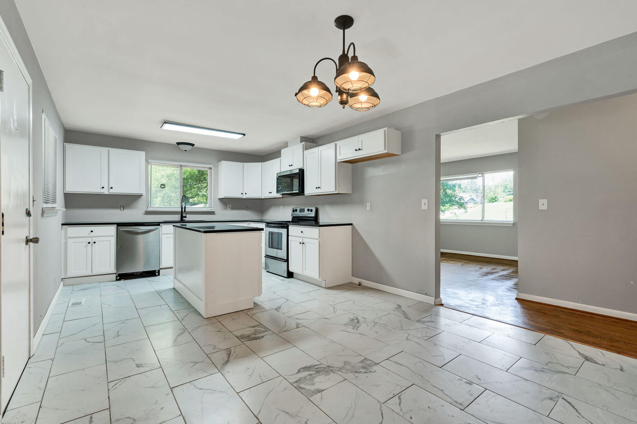 3615 Ridgeside Road