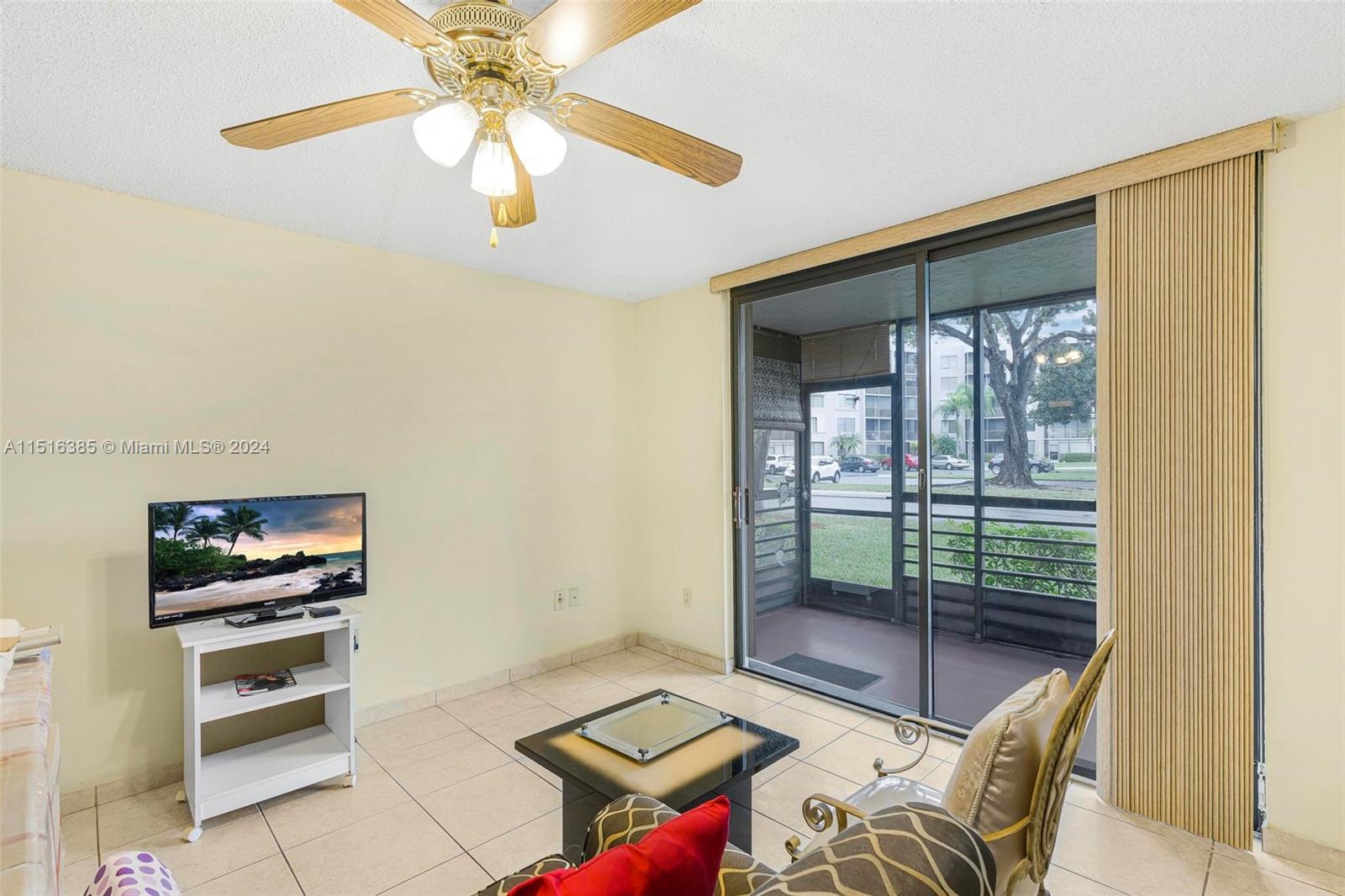 1001 Colony Point Cir Unit: 114