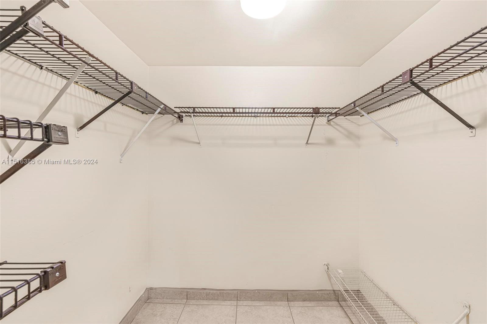 1001 Colony Point Cir Unit: 114