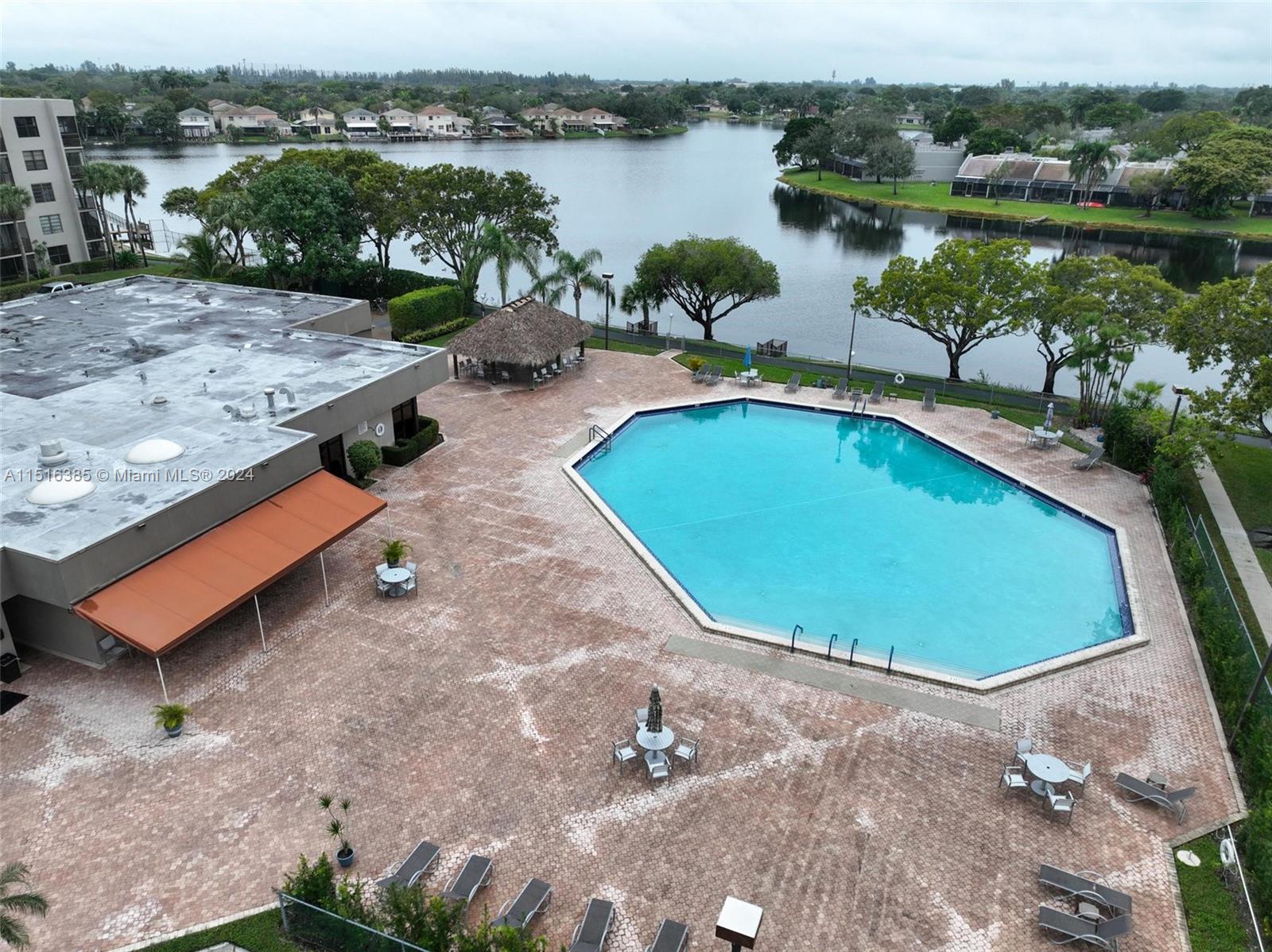 1001 Colony Point Cir Unit: 114