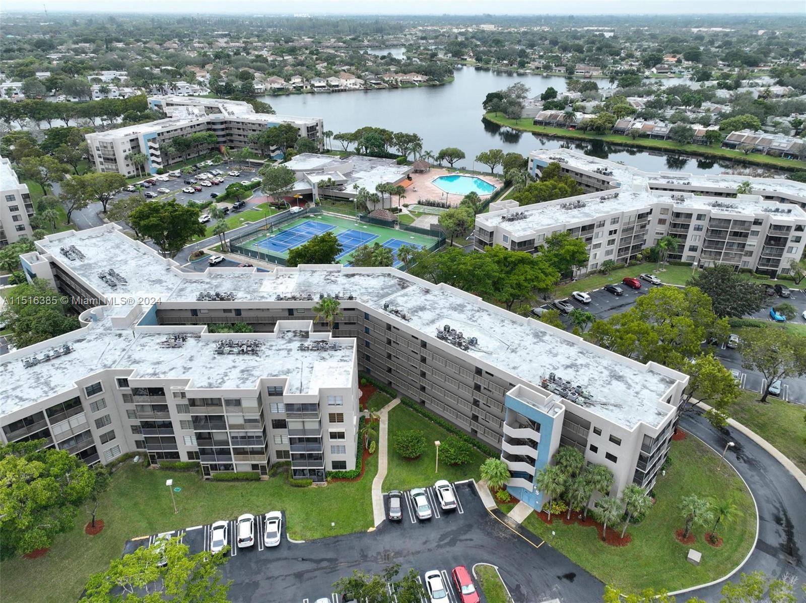 1001 Colony Point Cir Unit: 114