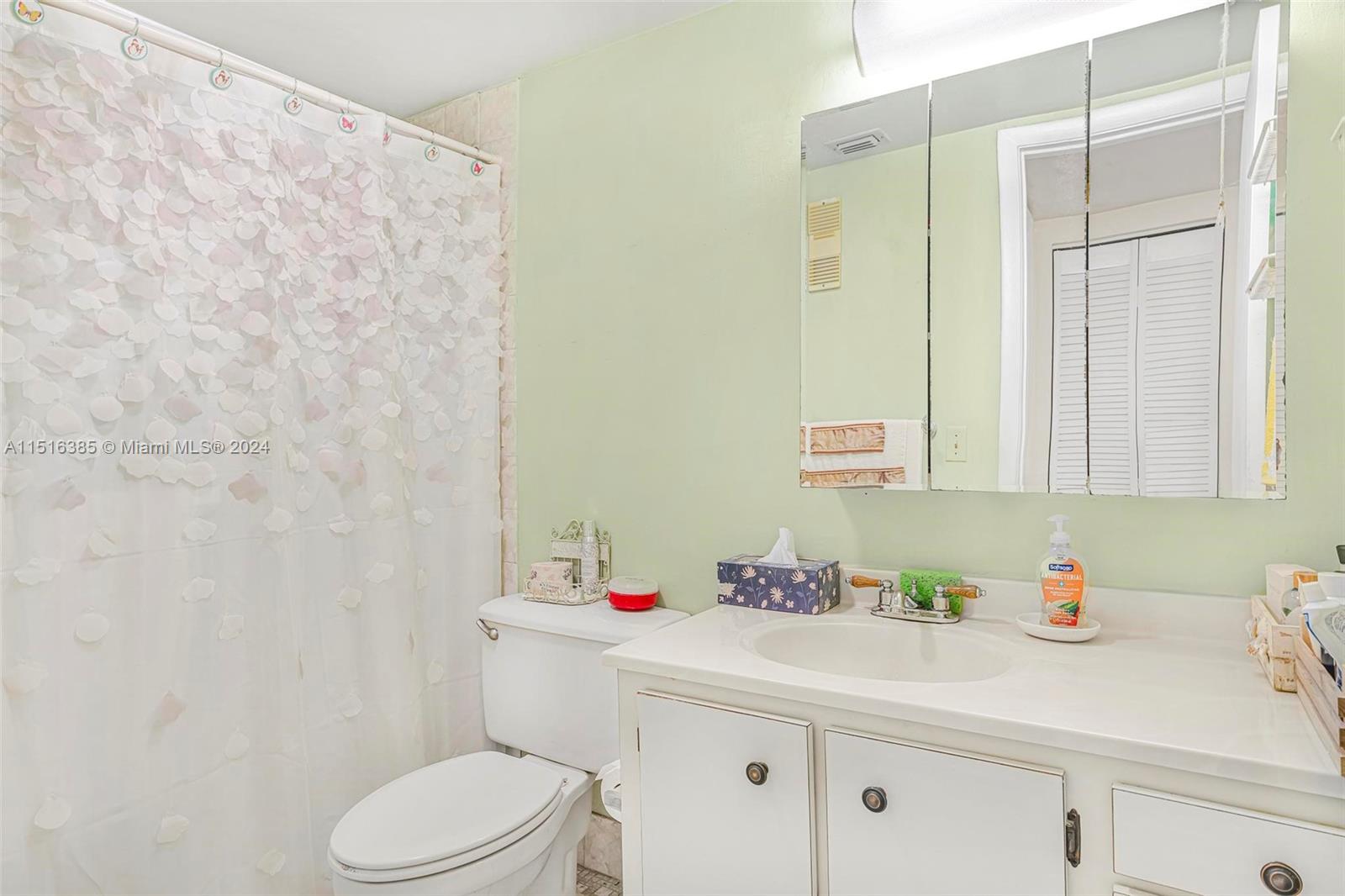 1001 Colony Point Cir Unit: 114