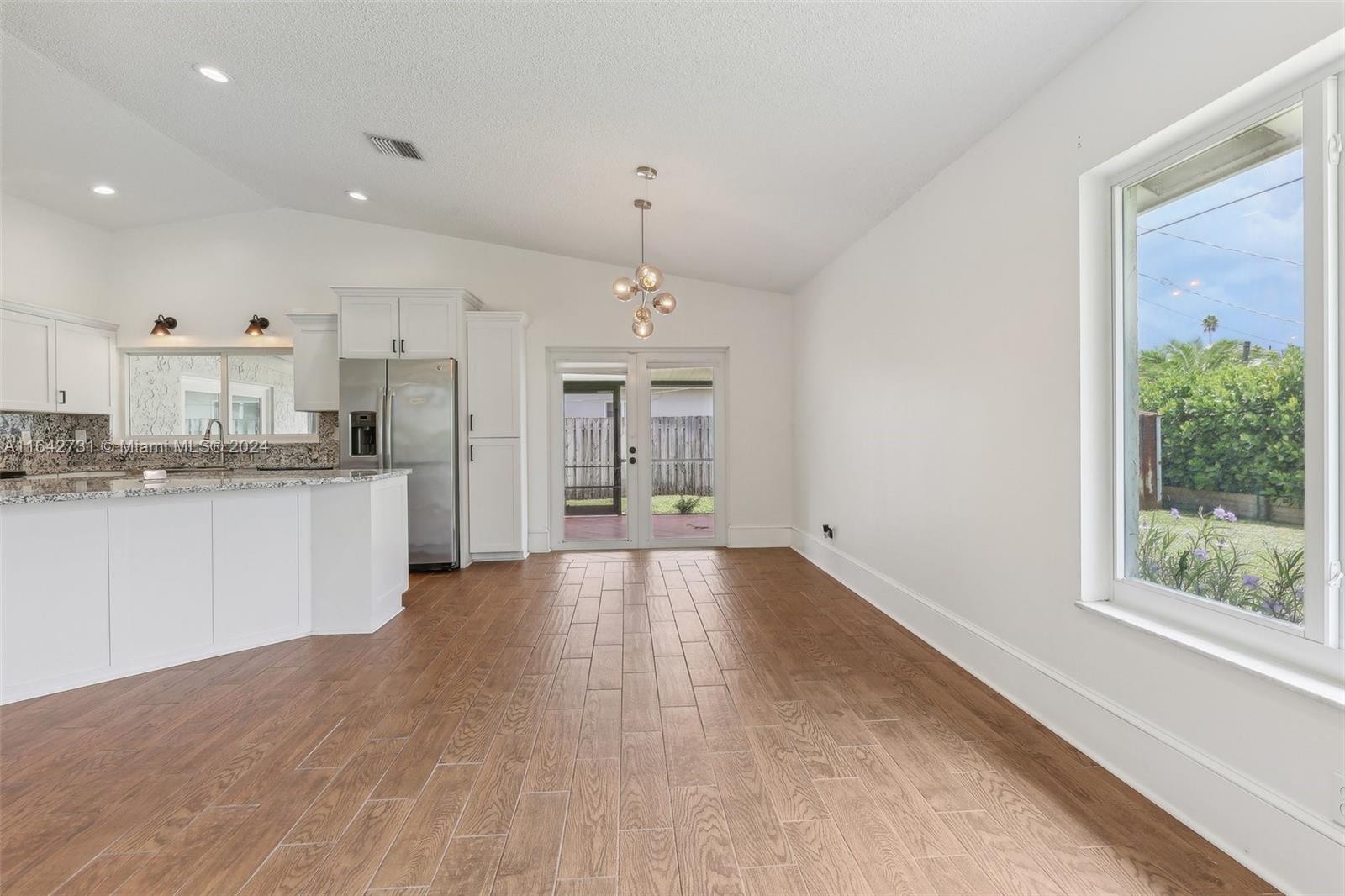 10500 Sunset Strip