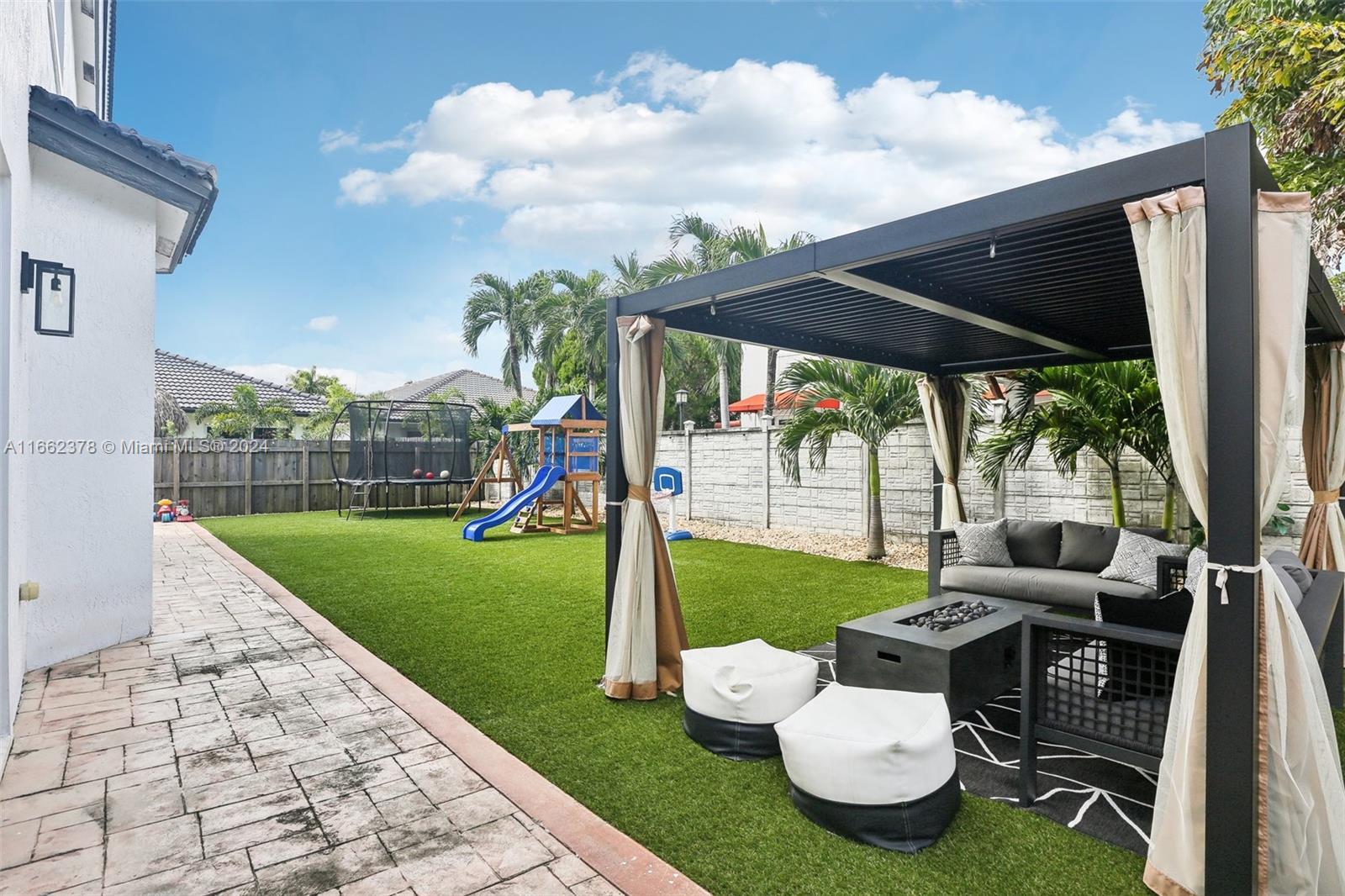 674 NW 127th Ave