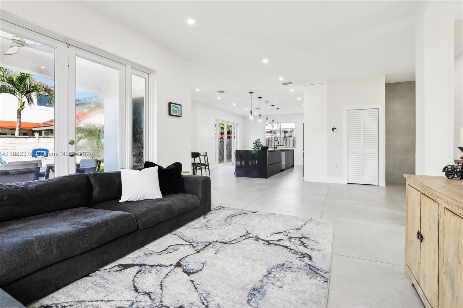 674 NW 127th Ave