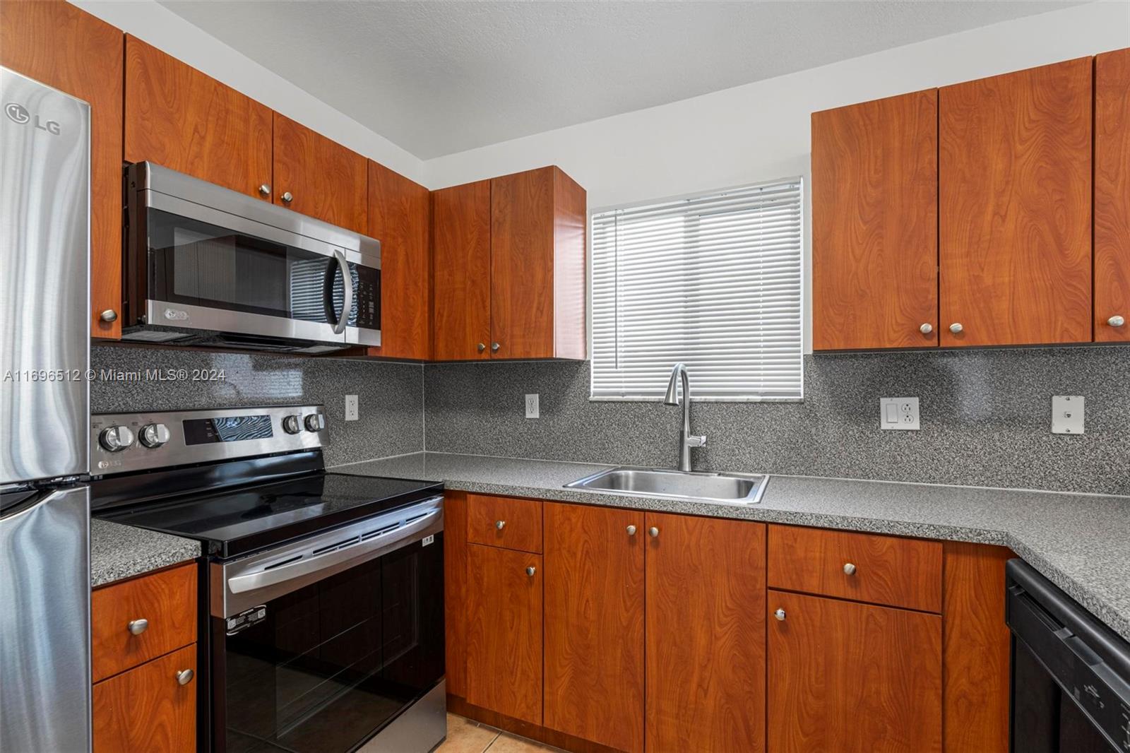 2910 SE 13th Ave # 50 Unit: 101-50