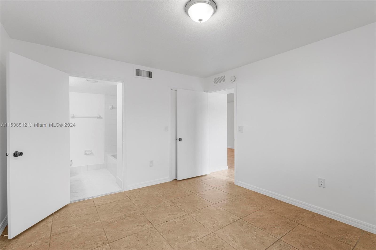 2910 SE 13th Ave # 50 Unit: 101-50
