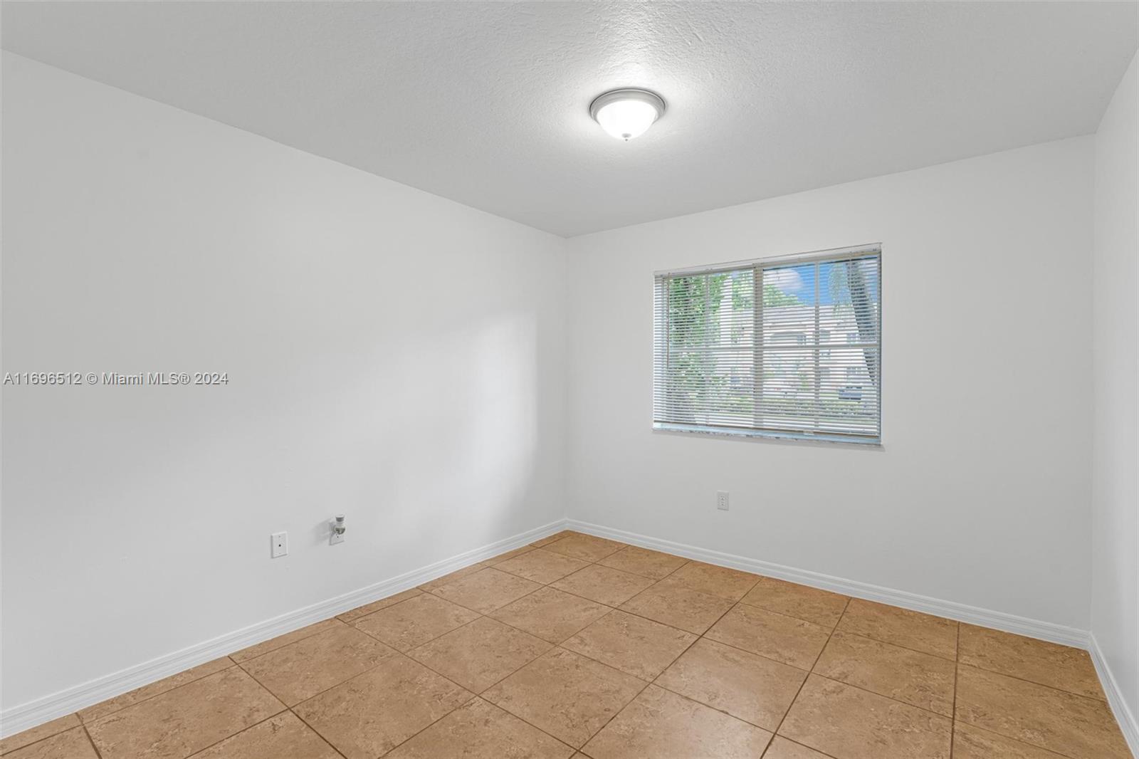 2910 SE 13th Ave # 50 Unit: 101-50