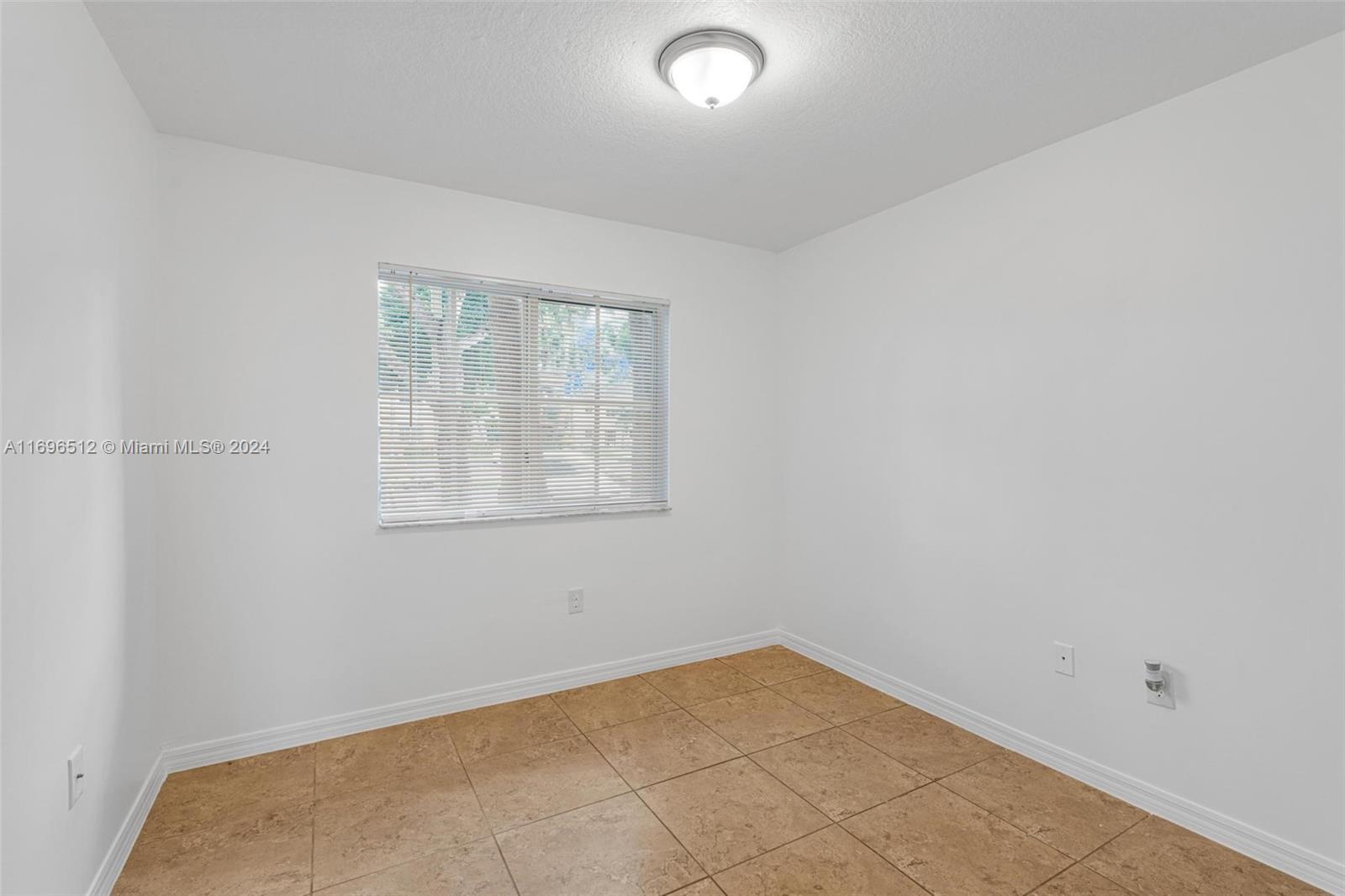 2910 SE 13th Ave # 50 Unit: 101-50