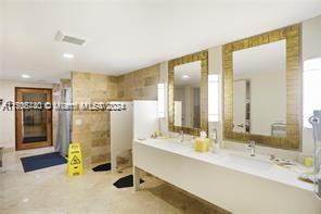 17555 Collins Ave # 1208