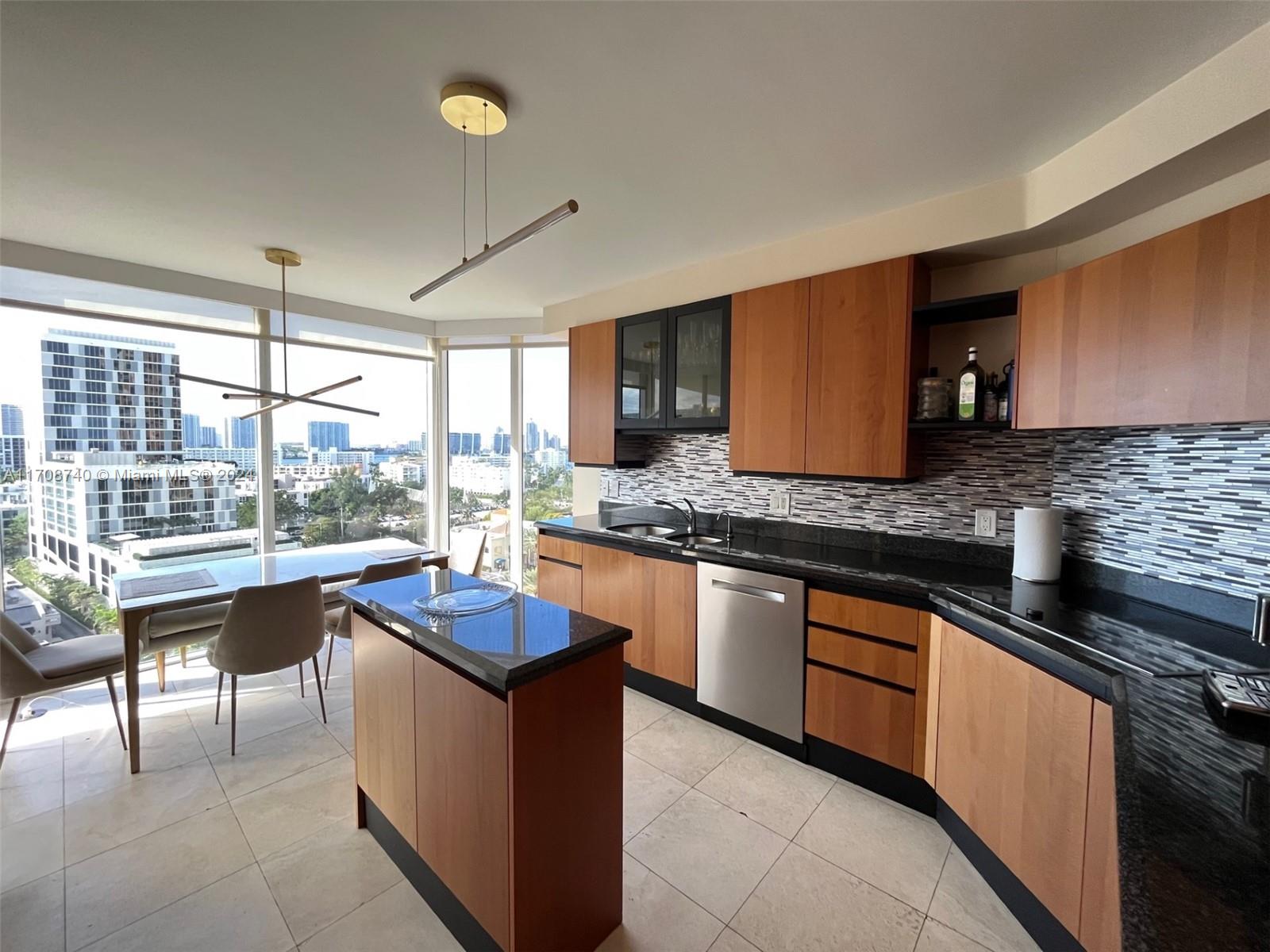 17555 Collins Ave # 1208