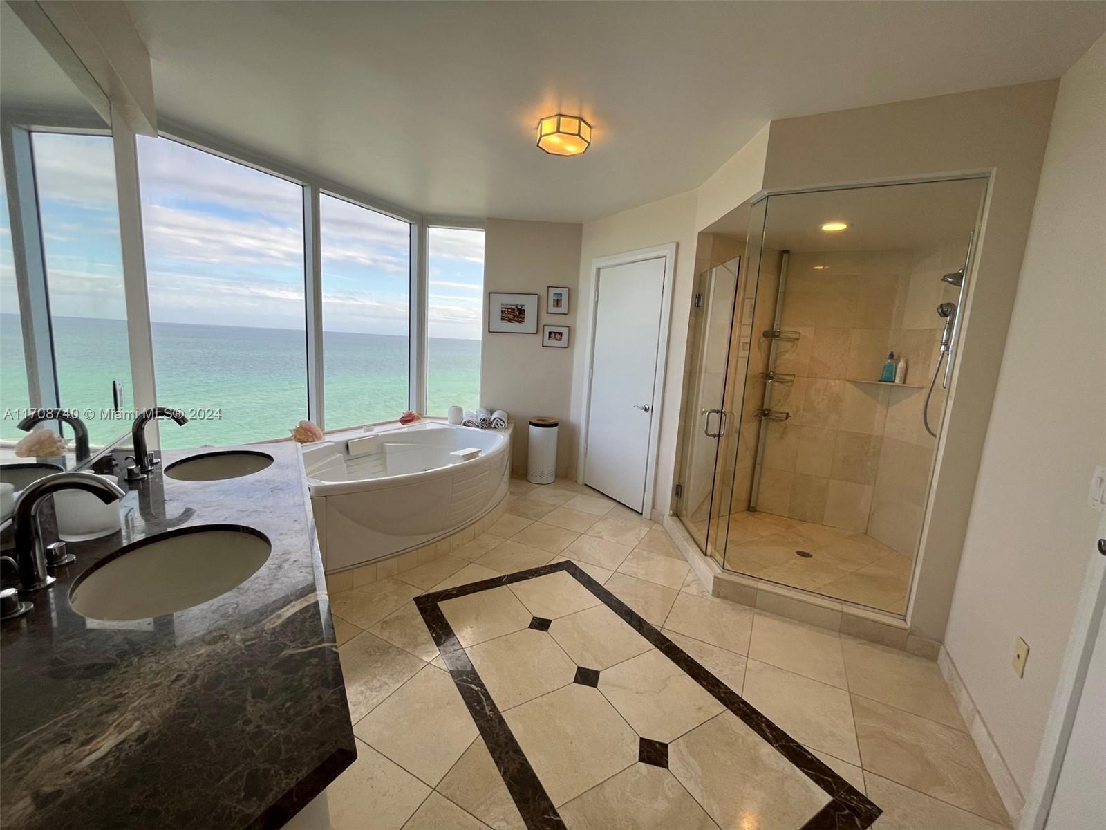 17555 Collins Ave # 1208