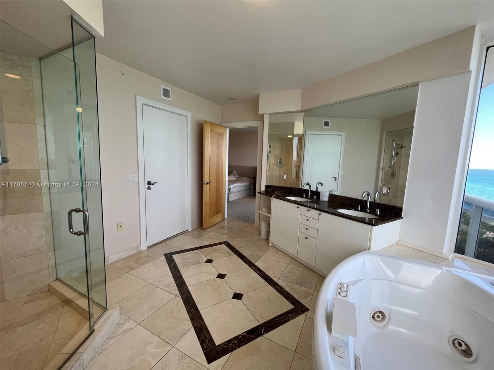 17555 Collins Ave # 1208