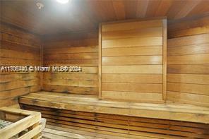 17555 Collins Ave # 1208