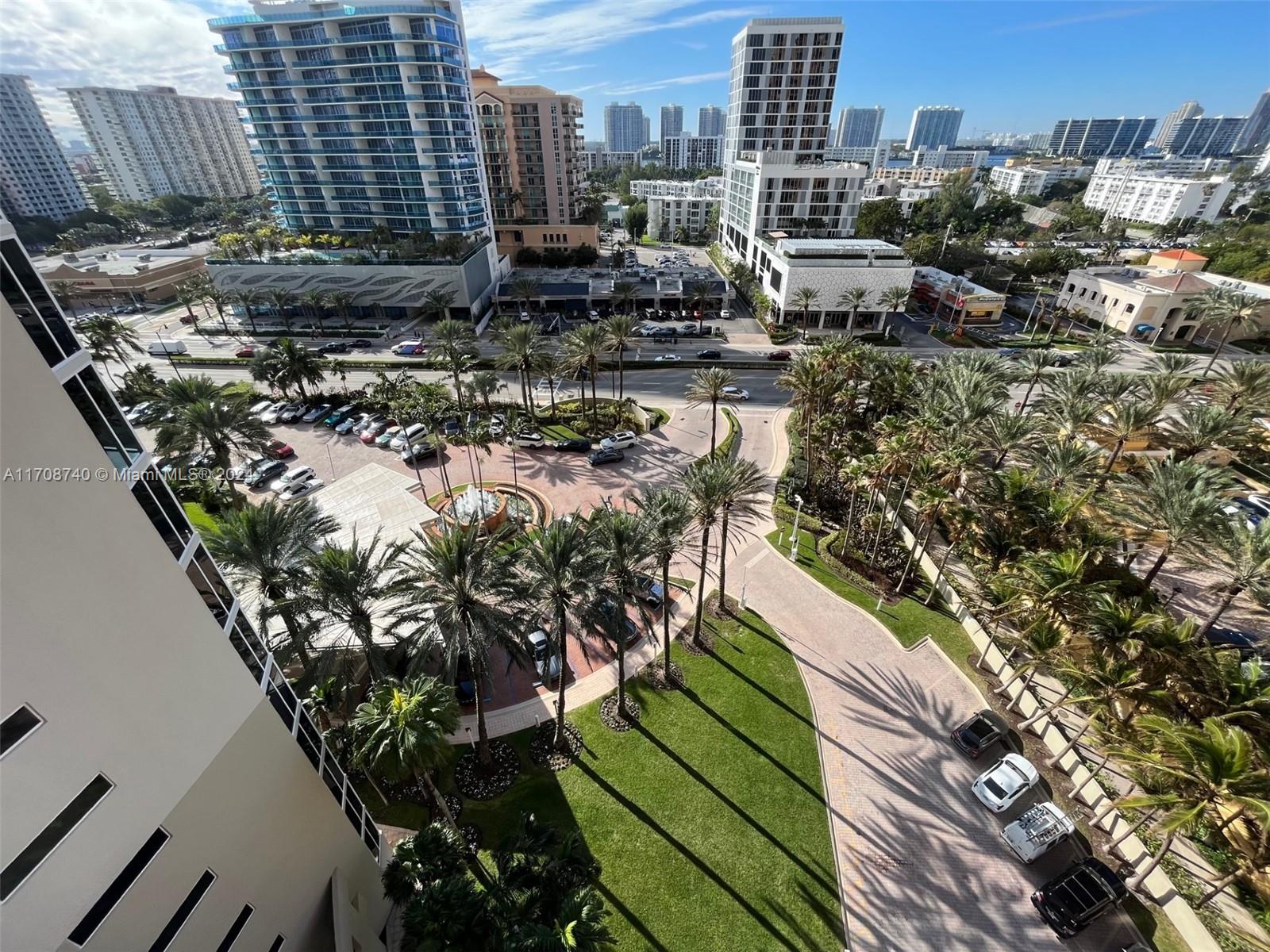 17555 Collins Ave # 1208