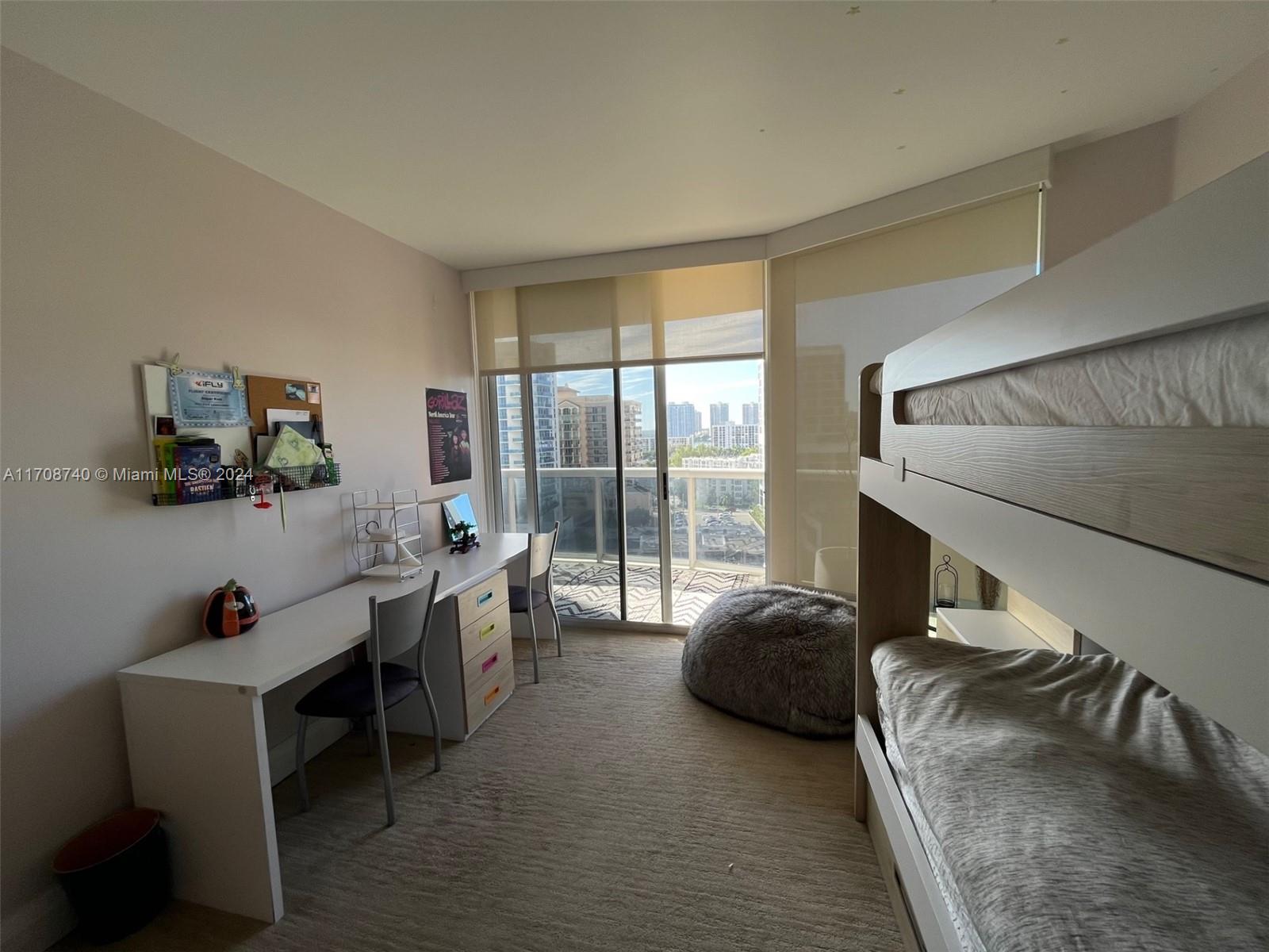 17555 Collins Ave # 1208