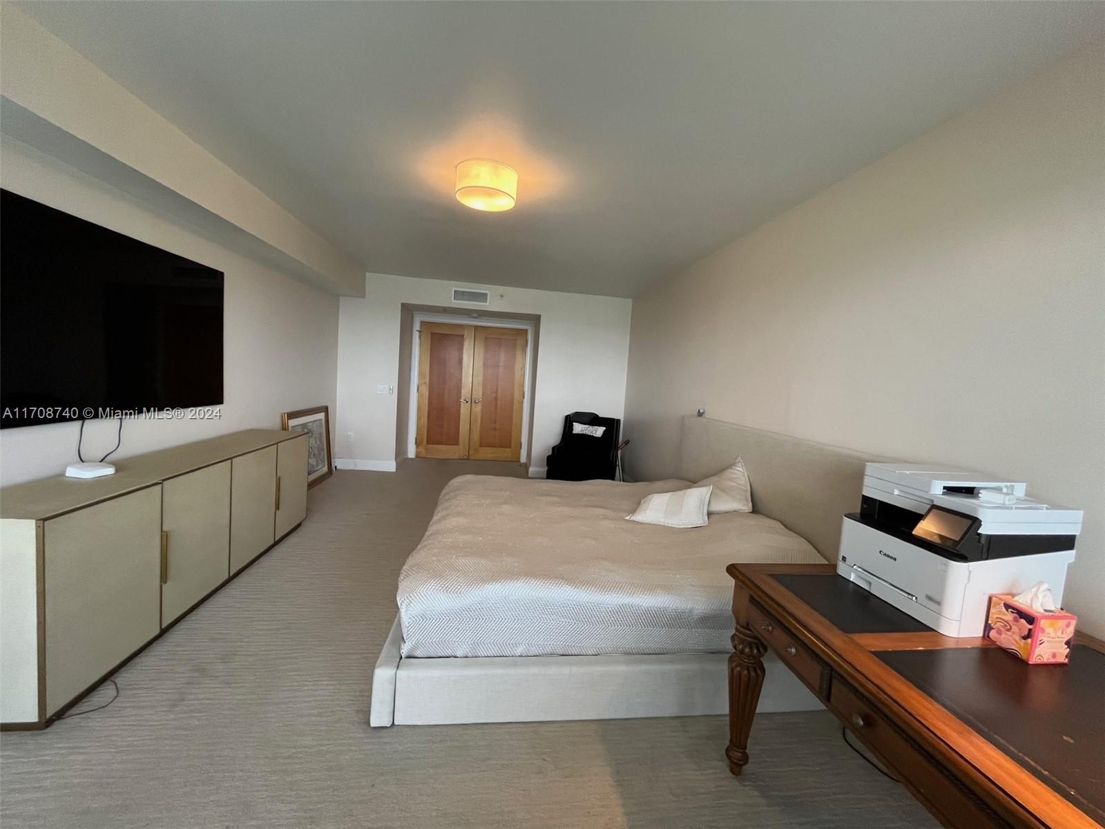 17555 Collins Ave # 1208