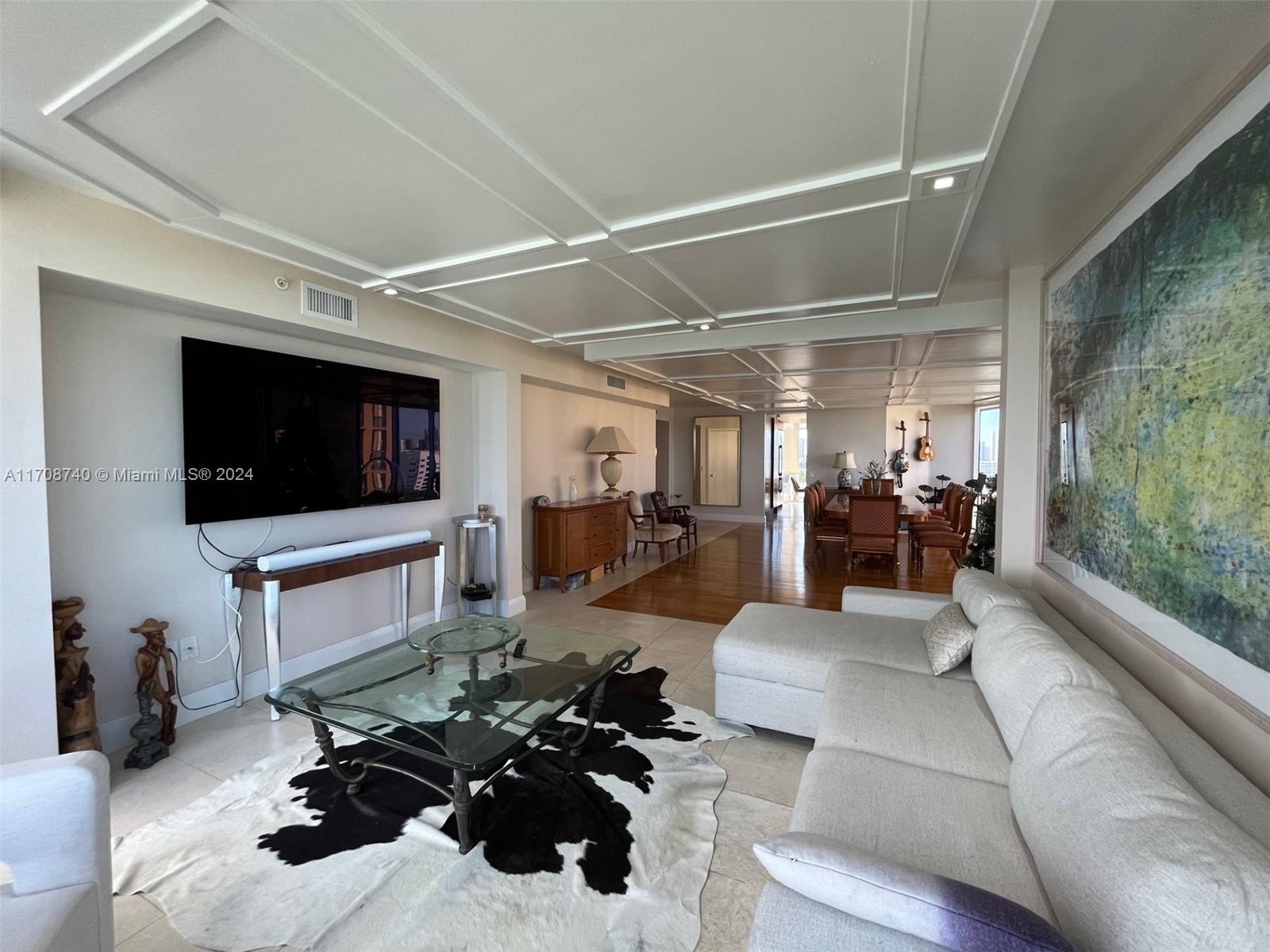 17555 Collins Ave # 1208