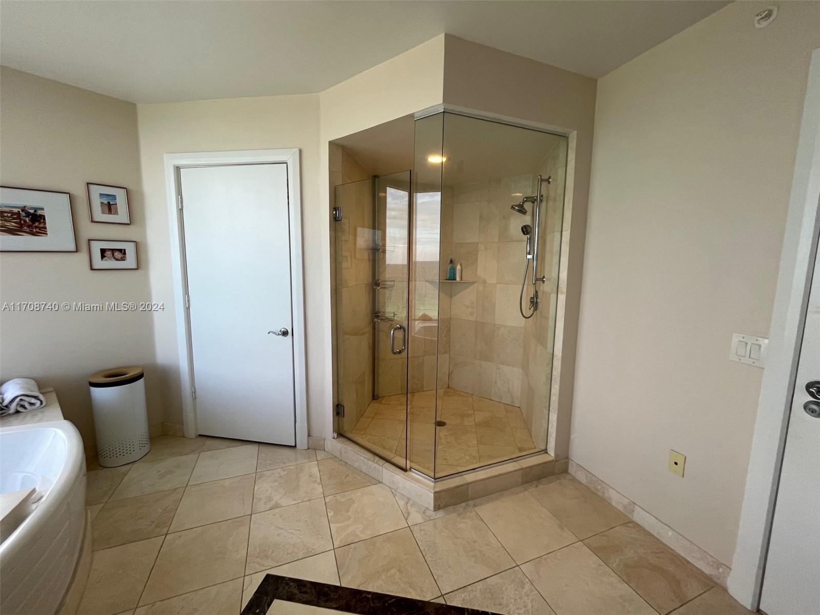 17555 Collins Ave # 1208