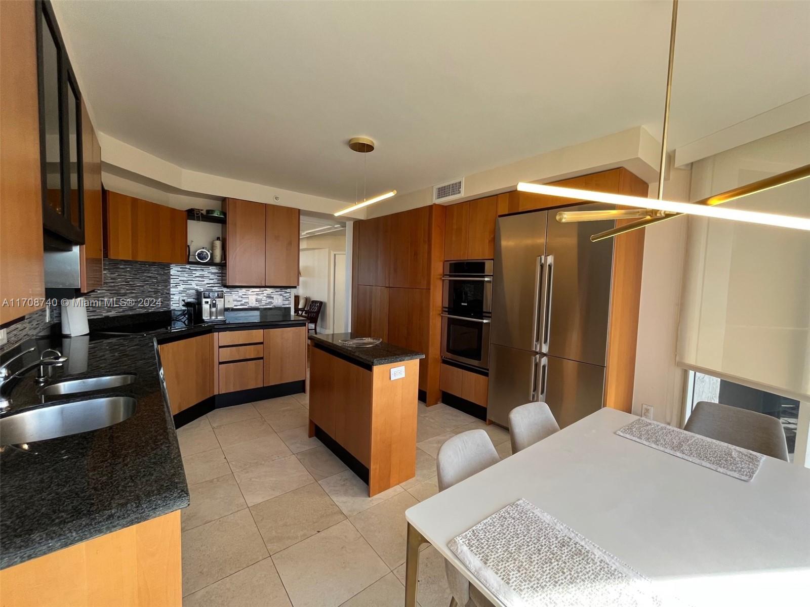 17555 Collins Ave # 1208