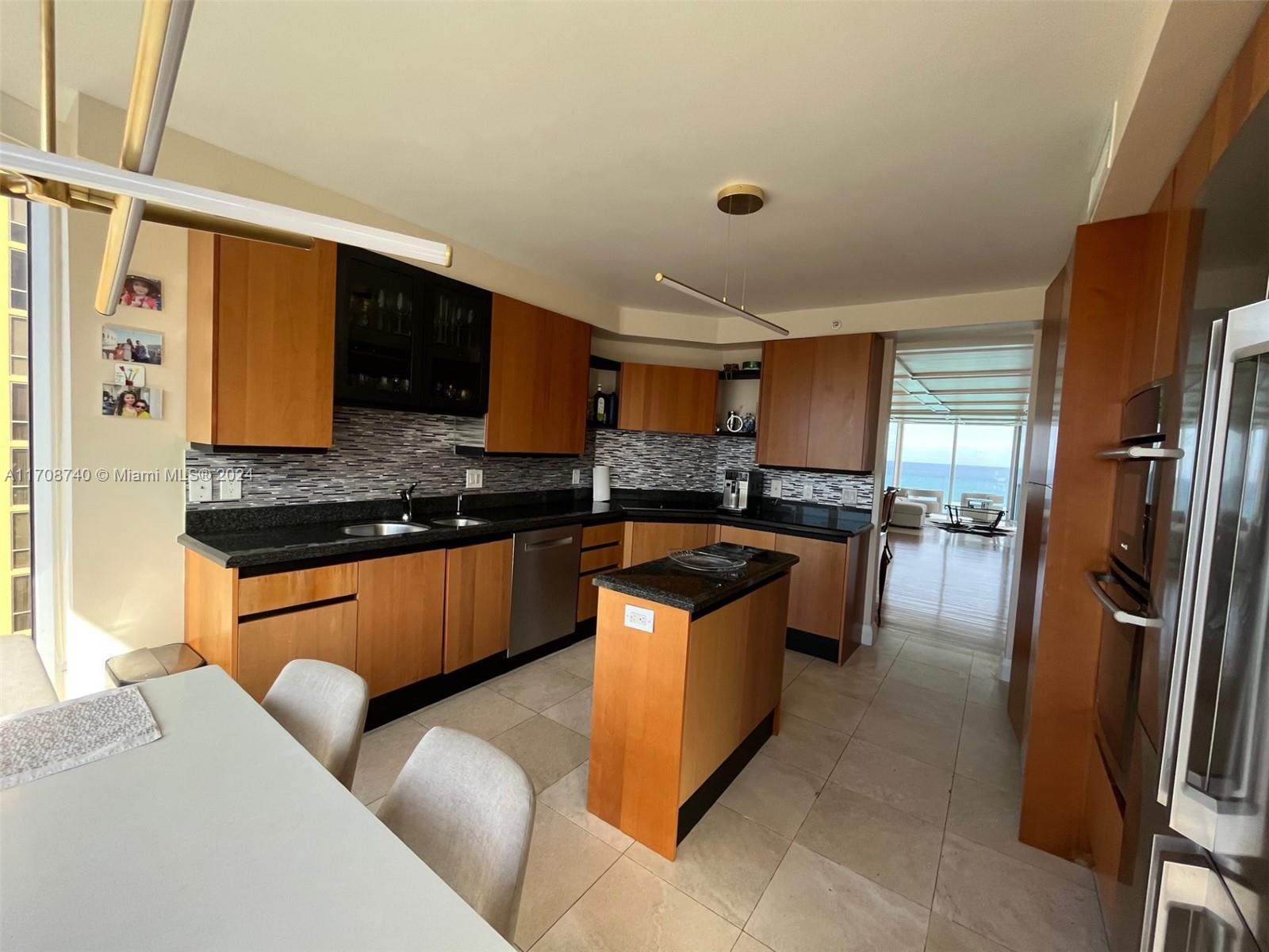 17555 Collins Ave # 1208