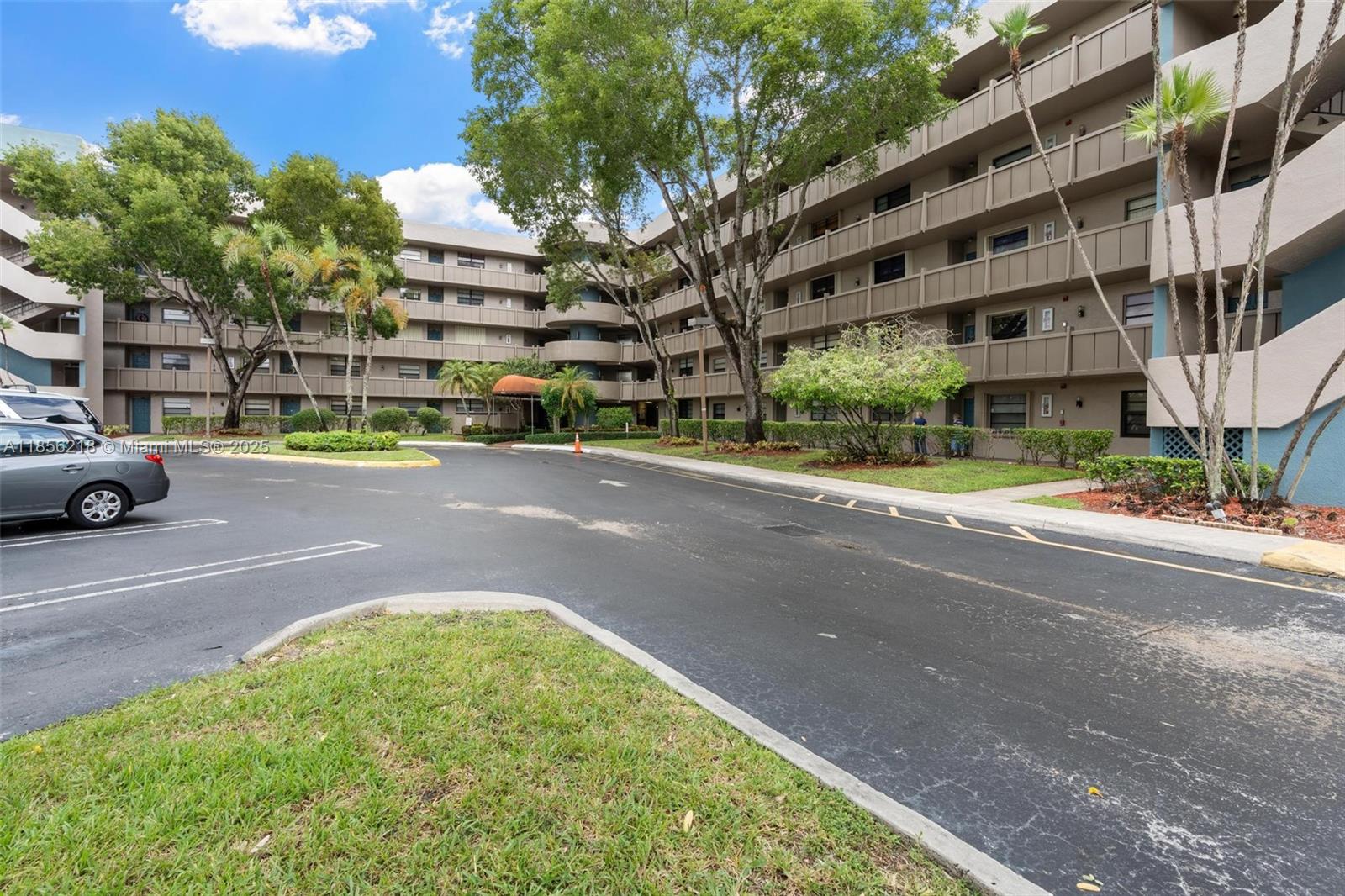 1101 Colony Point Cir # 307