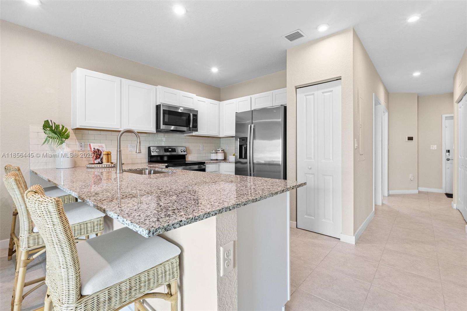 432 NW 10th Ct